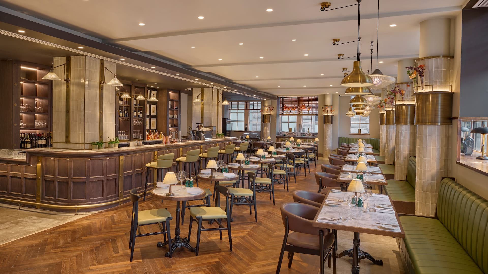 1 of 4 Hyatt Regency London Blackfriars Nynlon Main Dining Area Bar