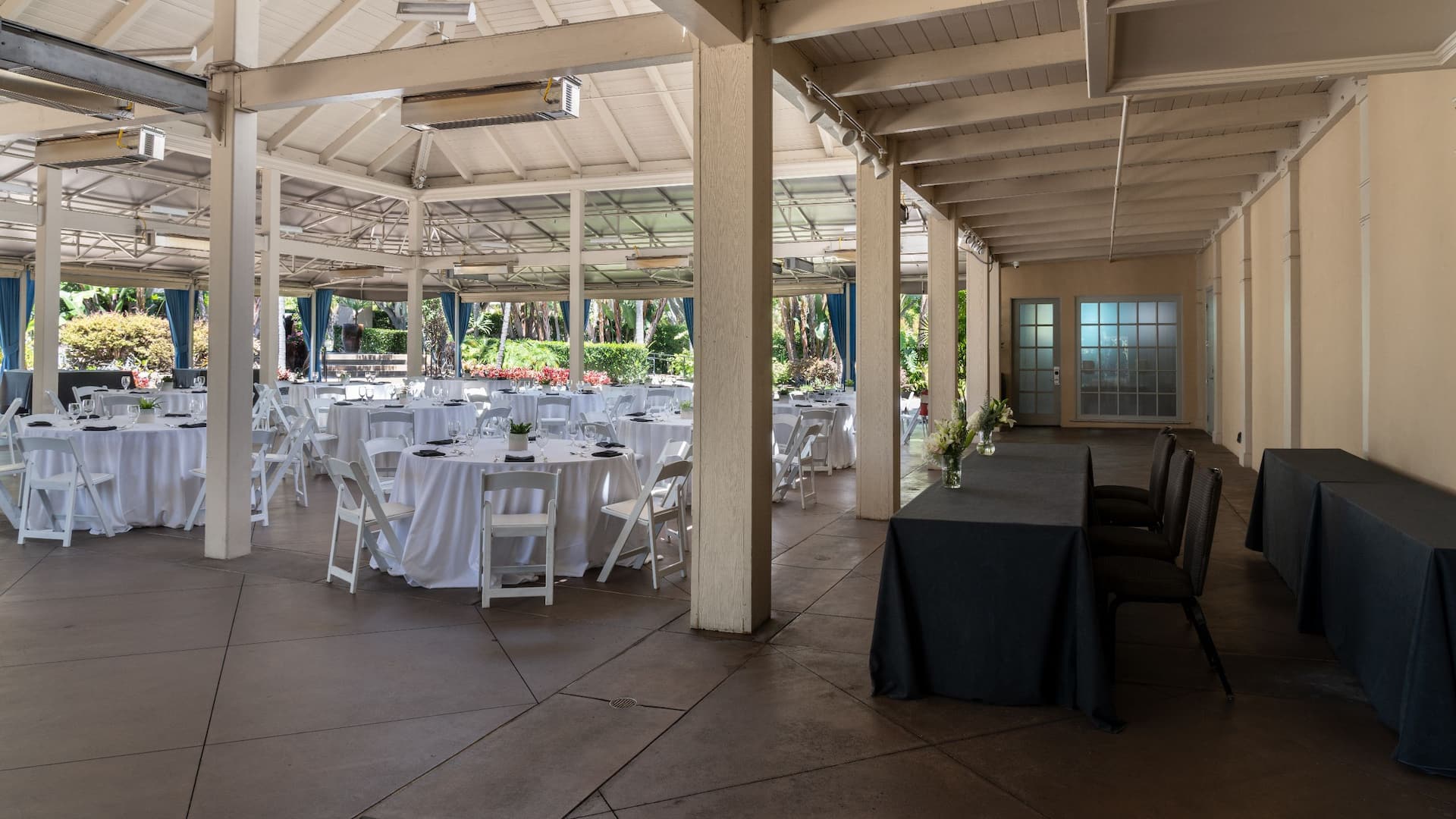 2 of 2 Hyatt Regency Newport Beach Check-in Table