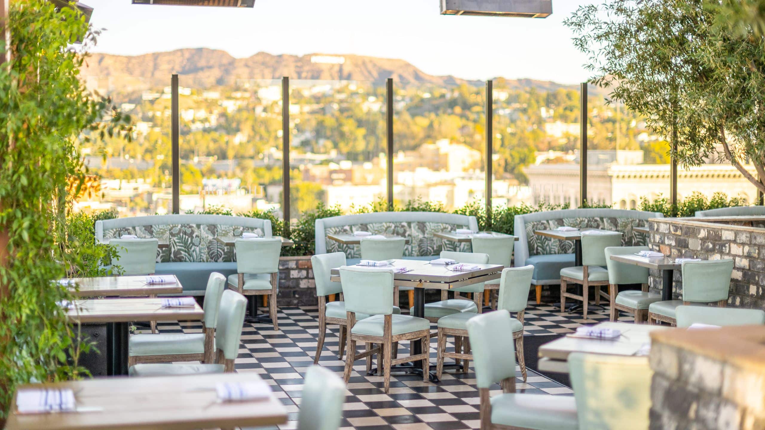 Dream Hollywood Highlight Room Dining Area With View