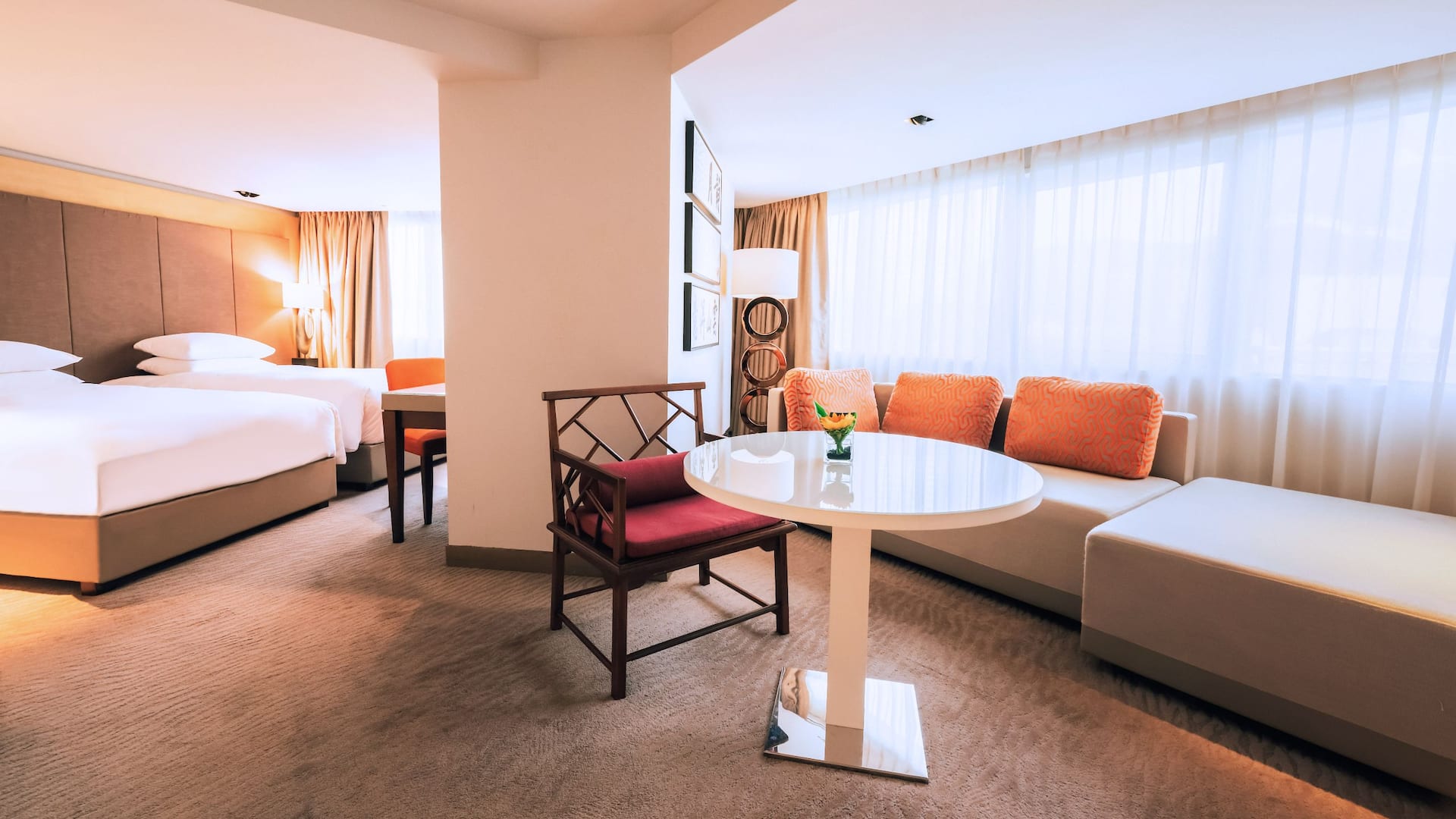 1/4 Grand Hyatt Taipei Two Twin Beds Premium Studio Sitting Area