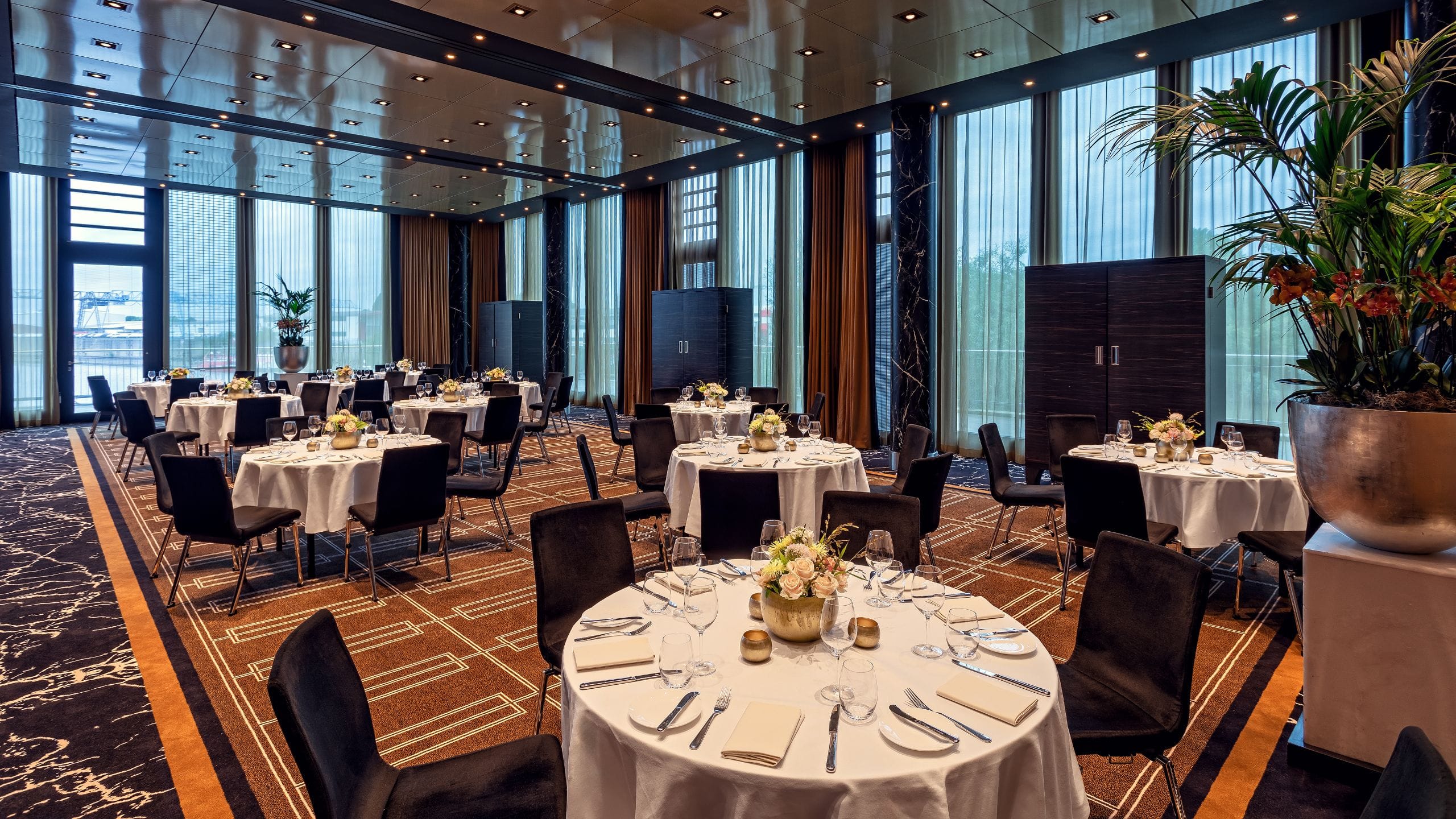 Meetingraum mit Bankettbestuhlung im Hyatt Regency Düsseldorf