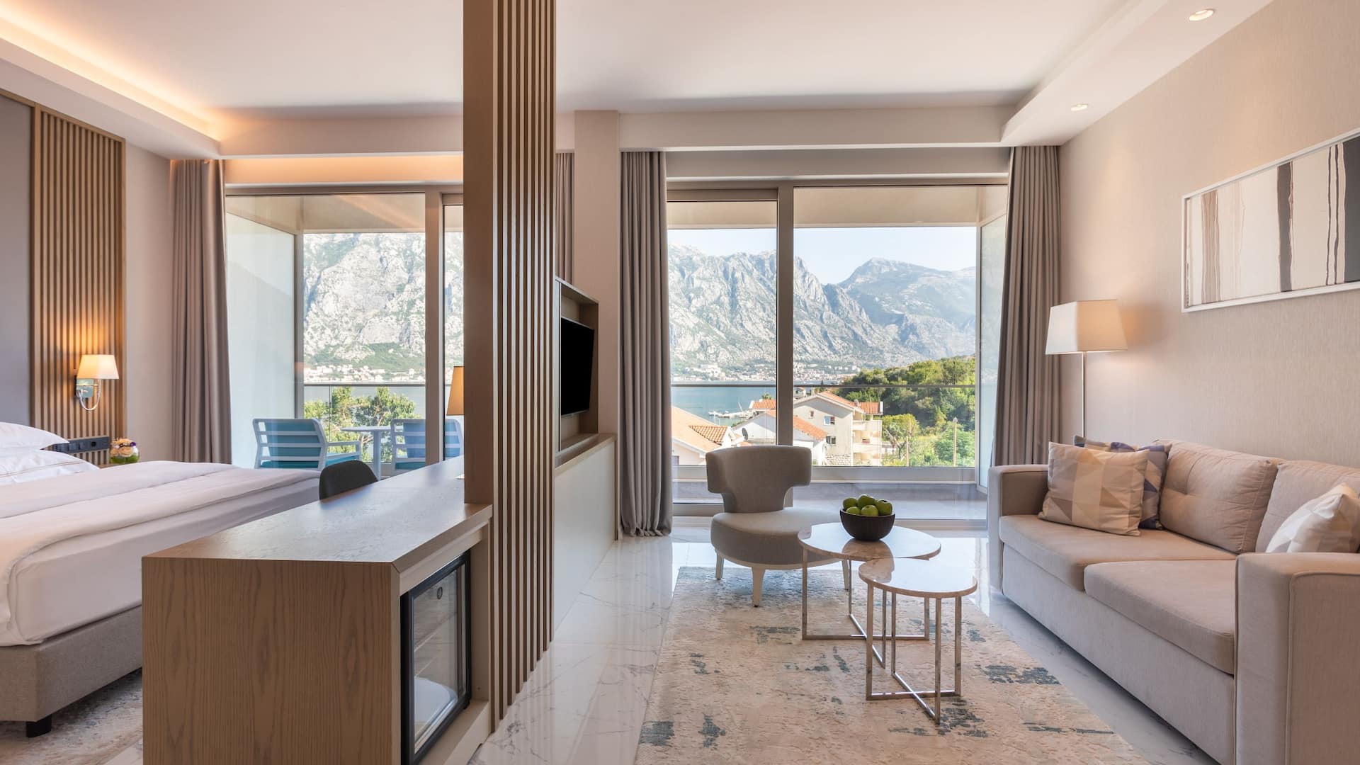 3 de 6 Hyatt Regency Kotor Bay Resort One King Bed Deluxe