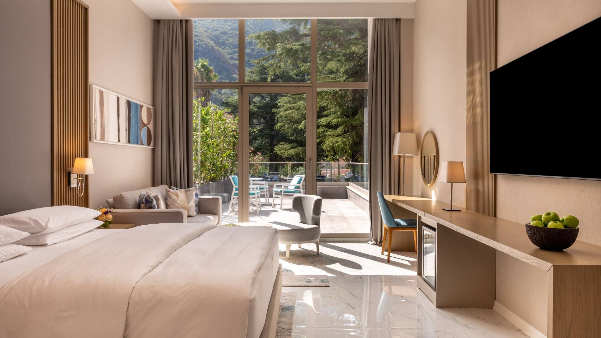 2 de 5 Hyatt Regency Kotor Bay Resort One King One Twin Bed