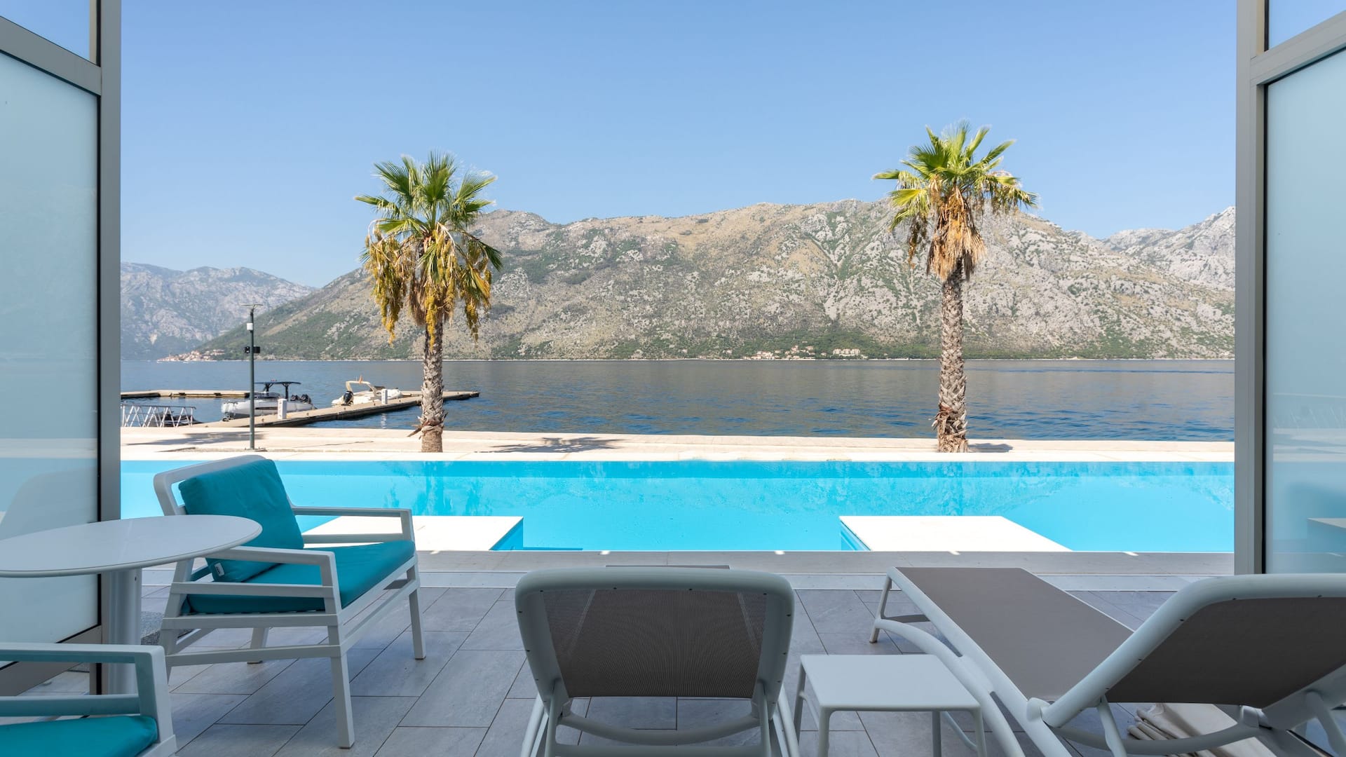 5 de 5 Hyatt Regency Kotor Bay Resort King Seaview Pool Deluxe Terrace Daytime