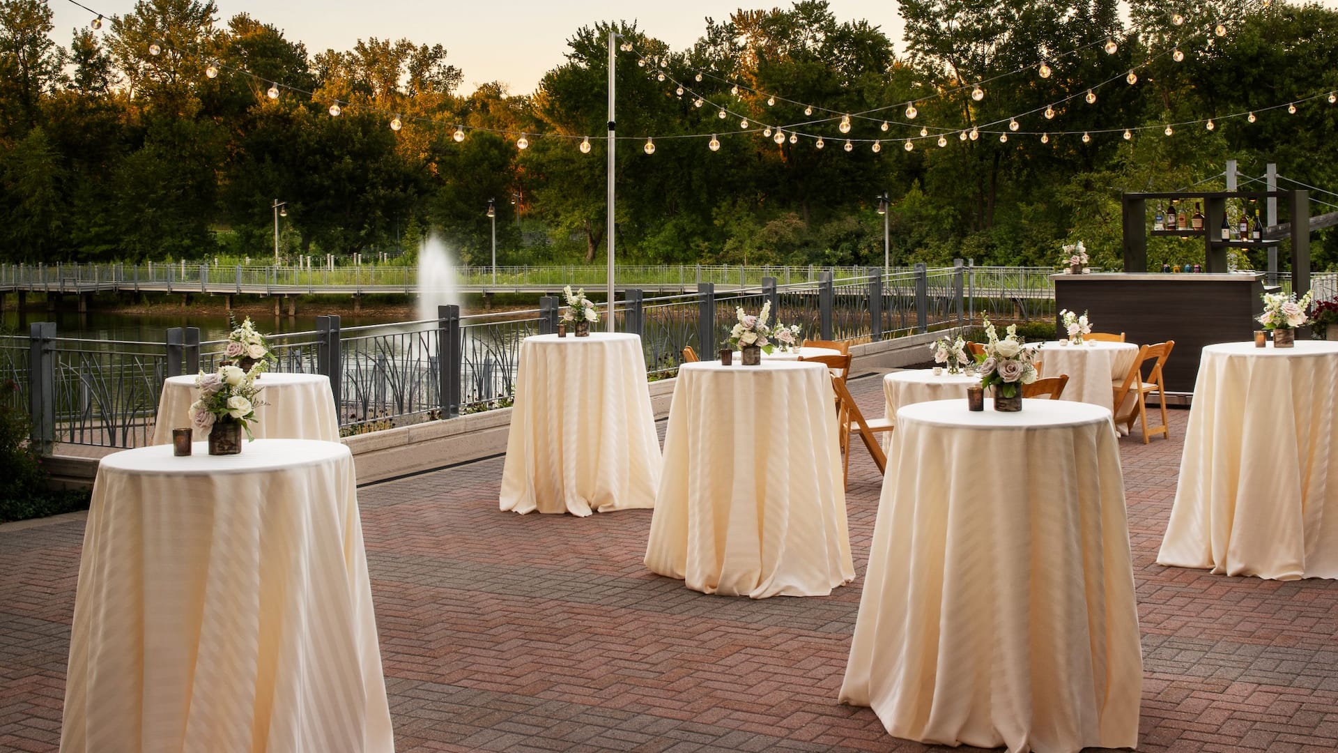 1 of 1 Hyatt Regency Coralville Hotel & Conference Center Cocktail Hour