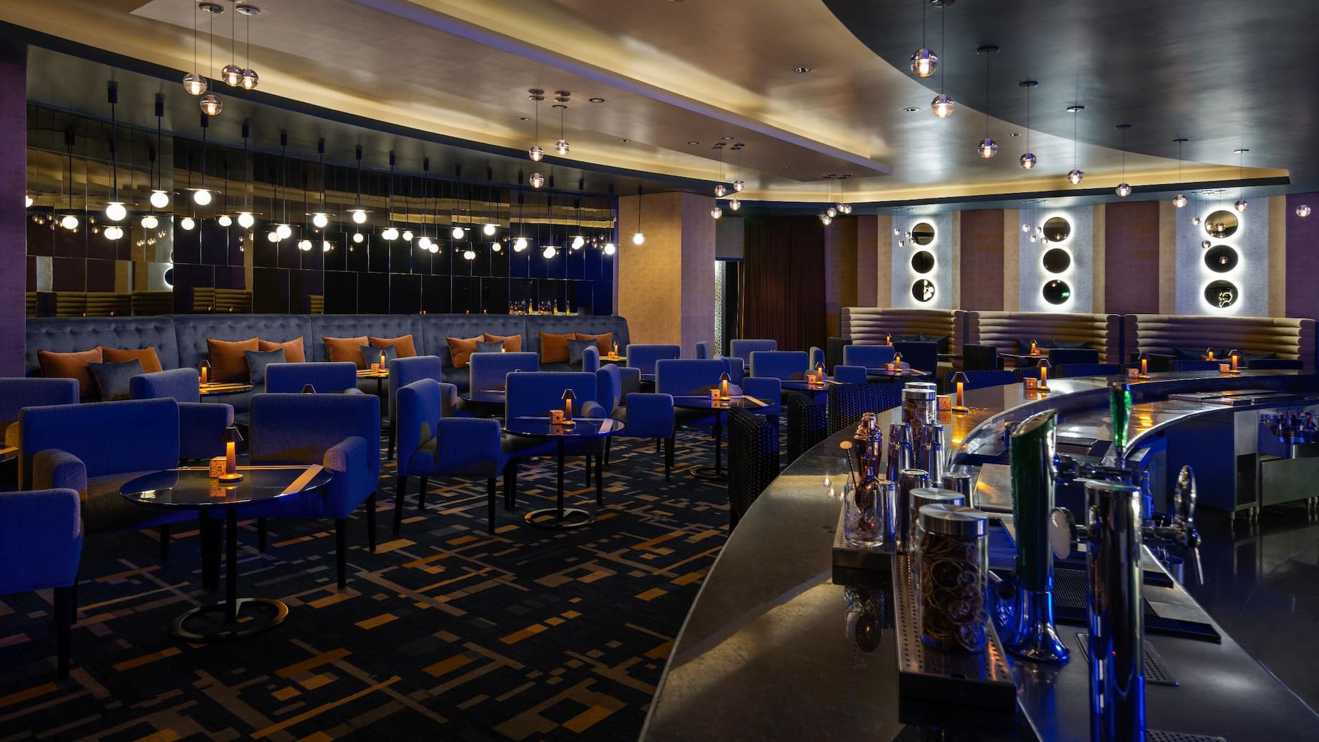 Hyatt Regency Oryx Doha Rubix Bar 7