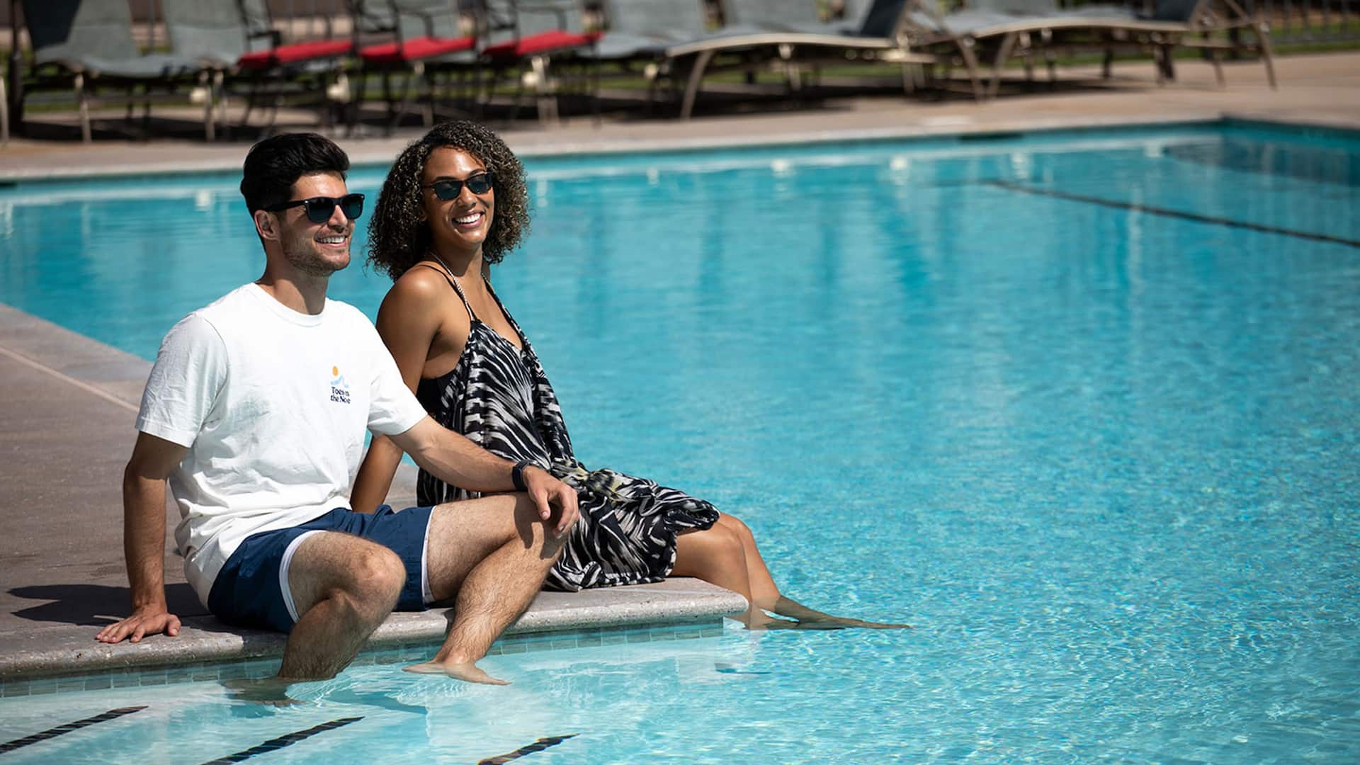 Hyatt Regency Newport Beach Couple In Indulge Pool