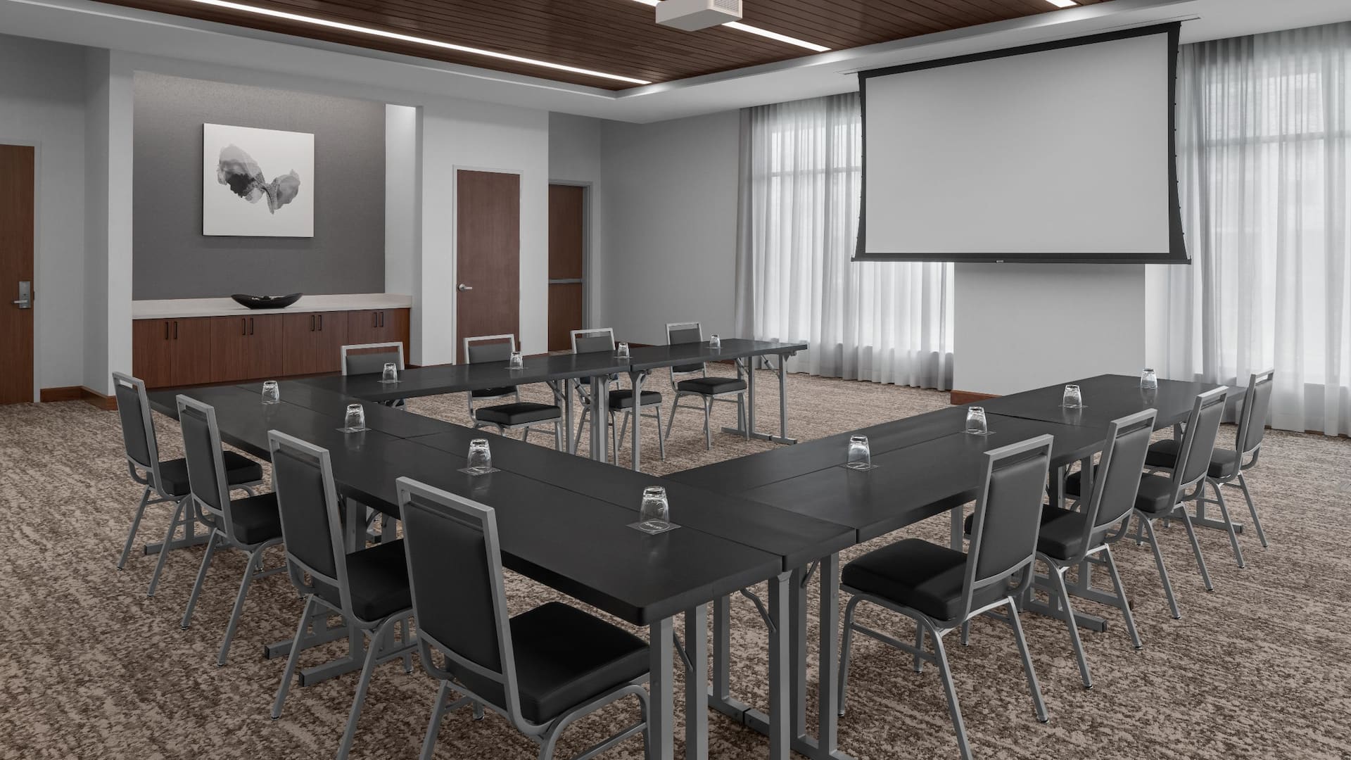 Hyatt House Lansing / University Area Green Room U-shape
