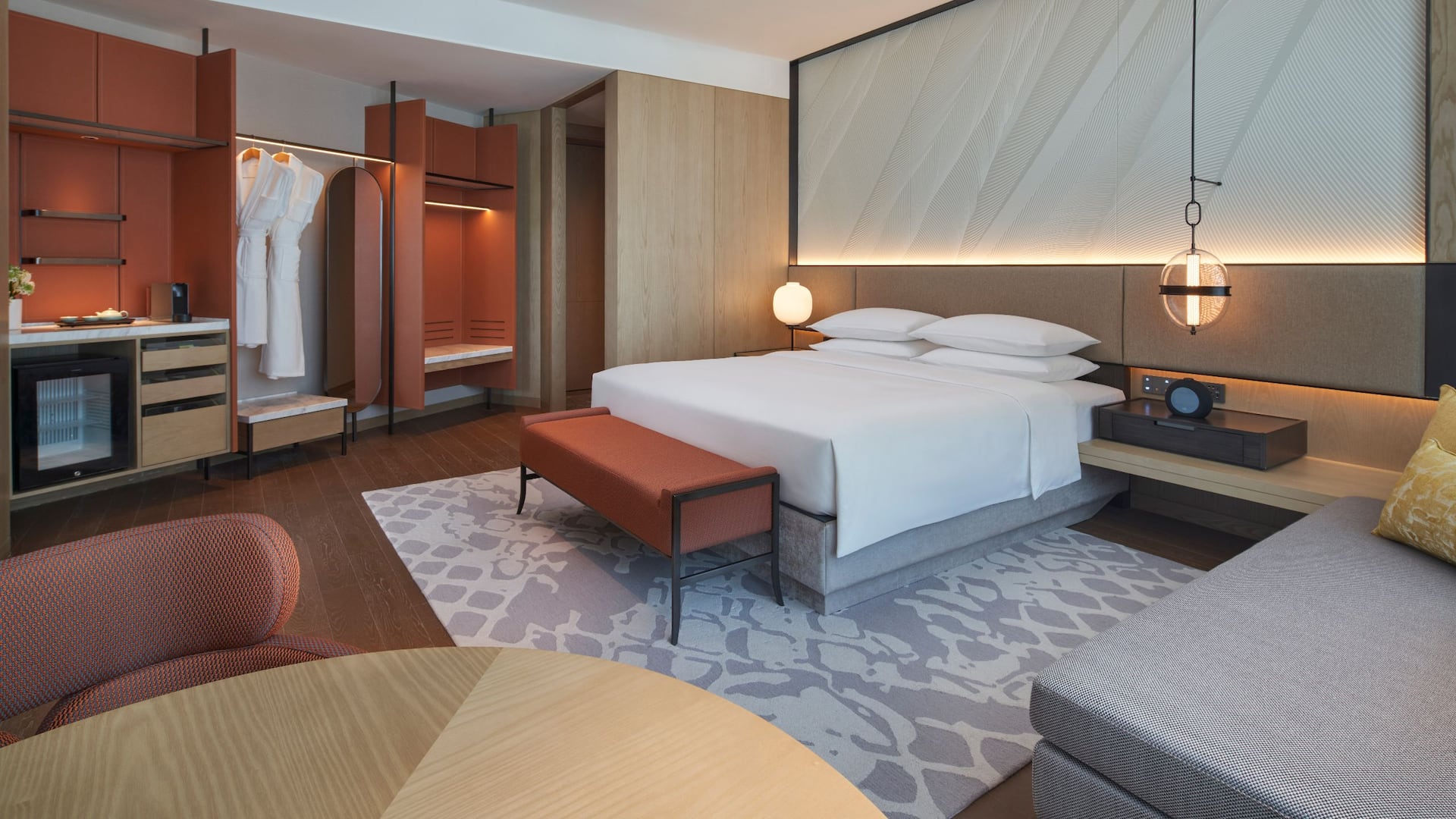 Hyatt Regency Changshu Kuncheng Lake One King Bed With Lake View Deluxe Bedroom