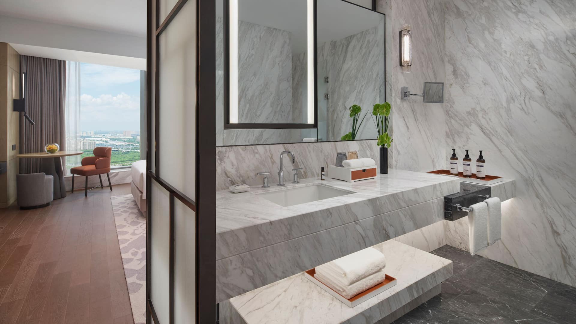 2 of 2 Hyatt Regency Changshu Kuncheng Lake Two Twin Beds Bathroom