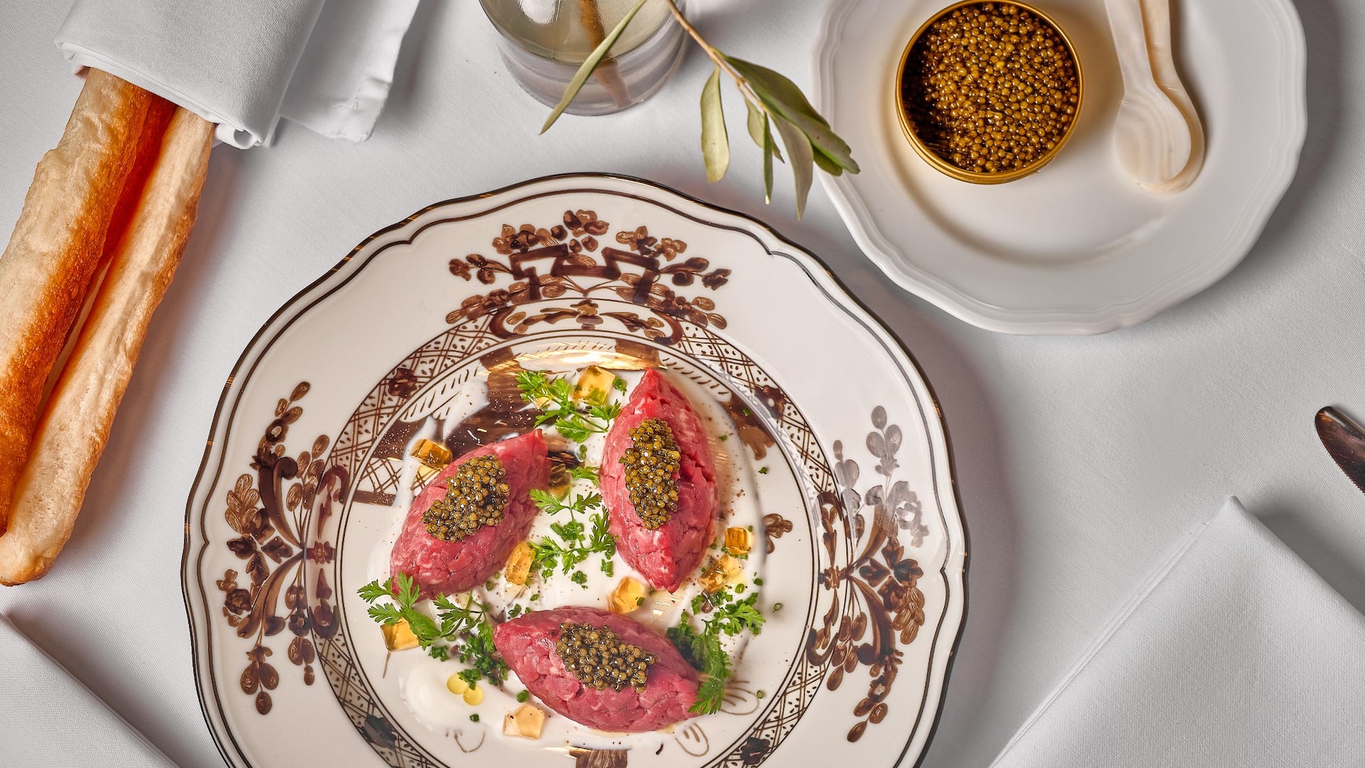 Grand Hyatt Hong Kong Grissini Beef Tartare