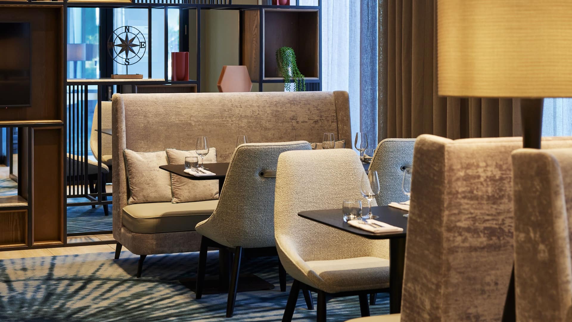 Hyatt Place Melbourne Essendon Fields Restaurant Booth