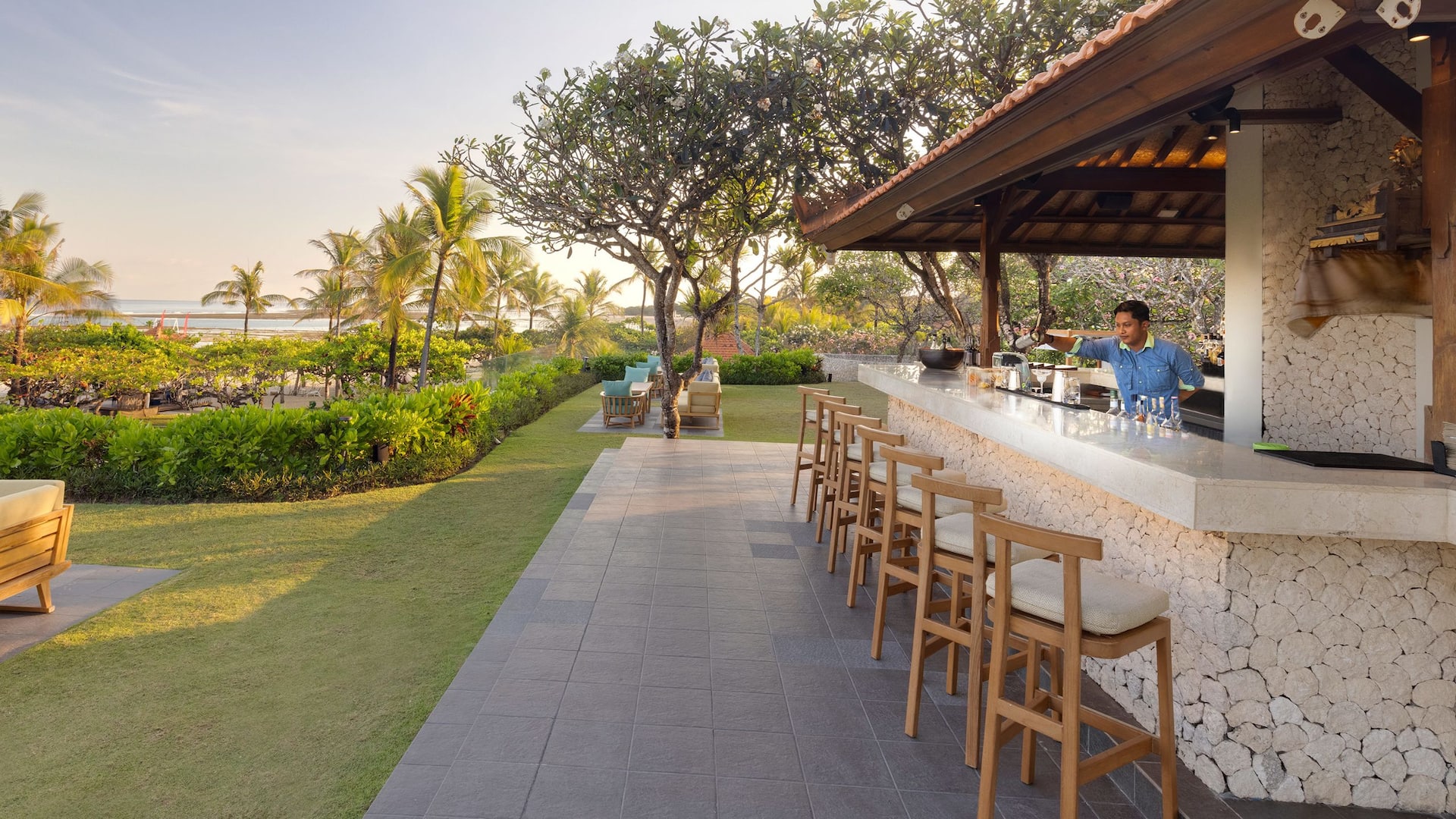 Grand Hyatt Bali Salsa Bar Bartender