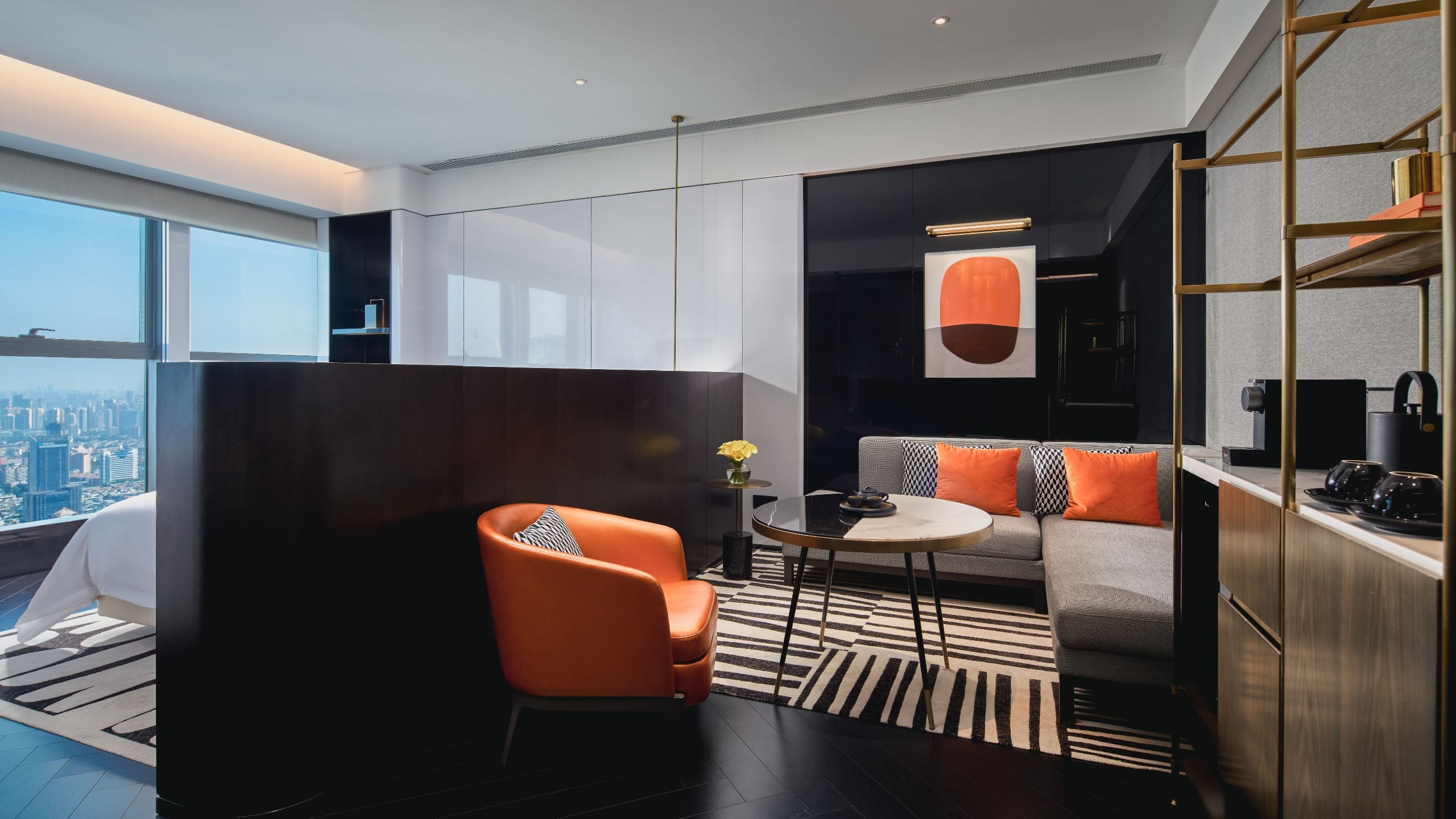 第 3，共 3 The Langbo Chengdu One King Bed Club Access Deluxe Livingroom
