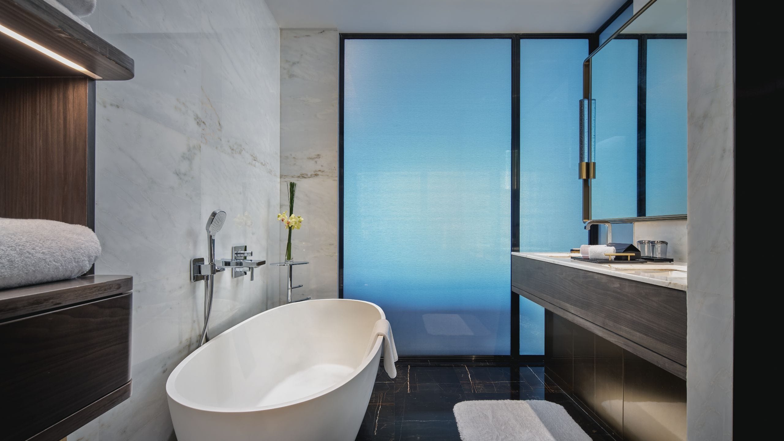 第 2，共 3 The Langbo Chengdu Two Twin Beds Bathroom