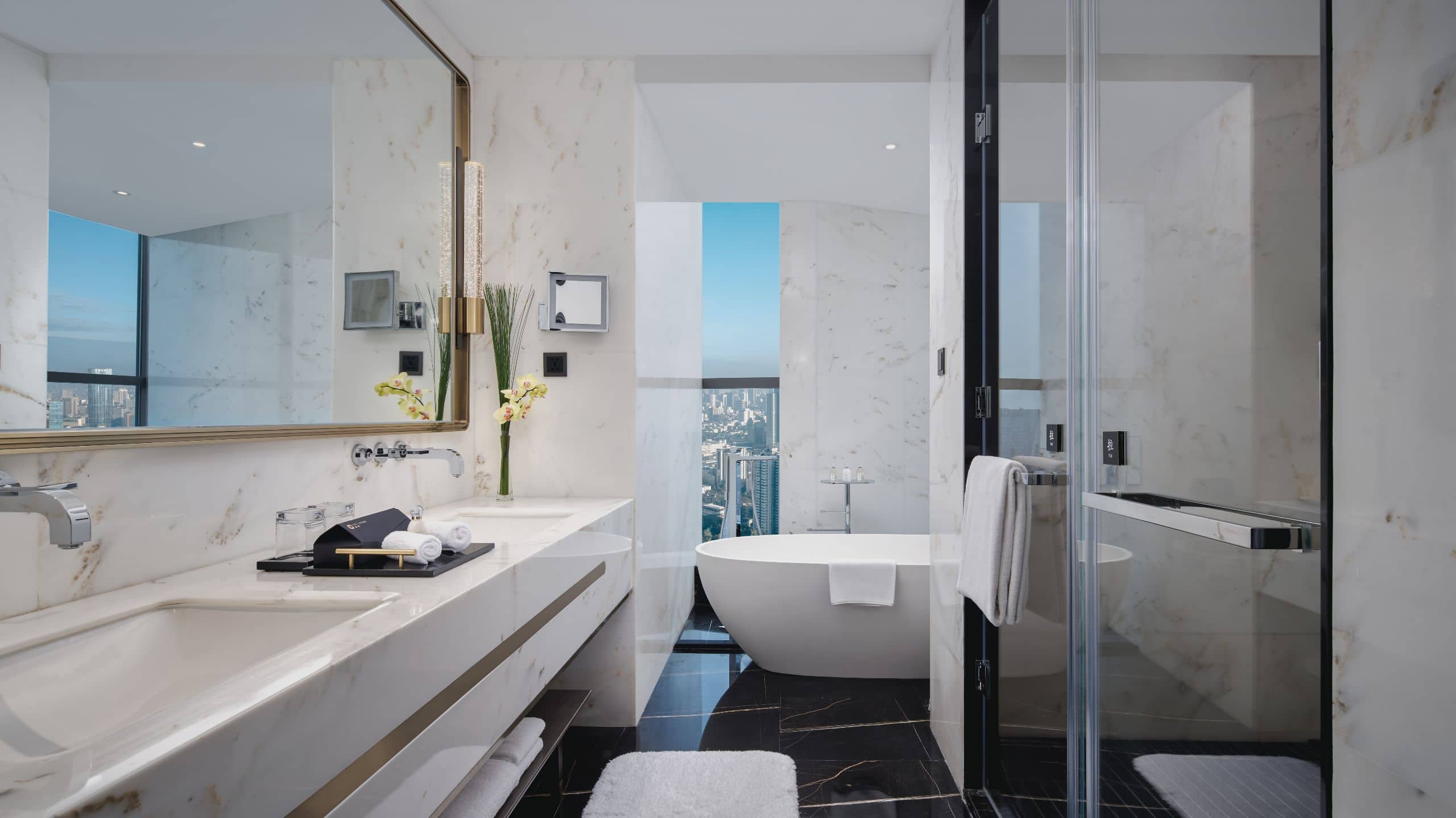 第 3，共 3 The Langbo Chengdu Premium Suite Bathroom