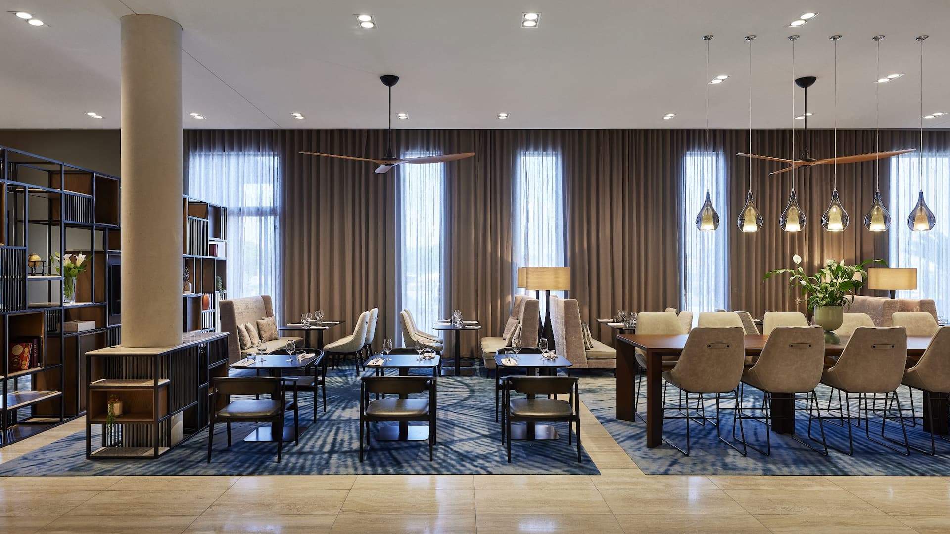 Hyatt Place Melbourne Essendon Fields Restaurant Dining Area