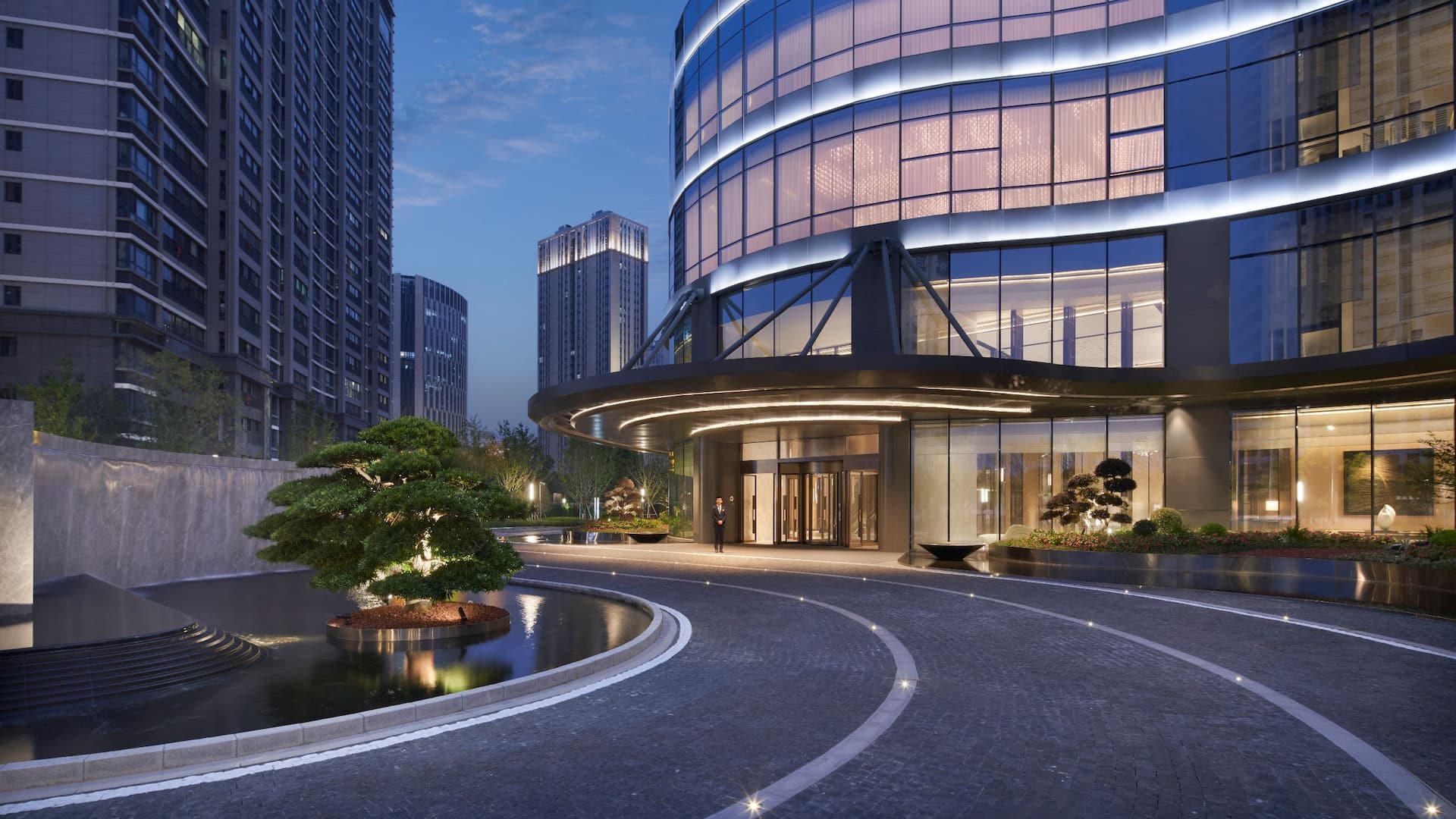 Hyatt Regency Changshu Kuncheng Lake Hotel Entrance Evening