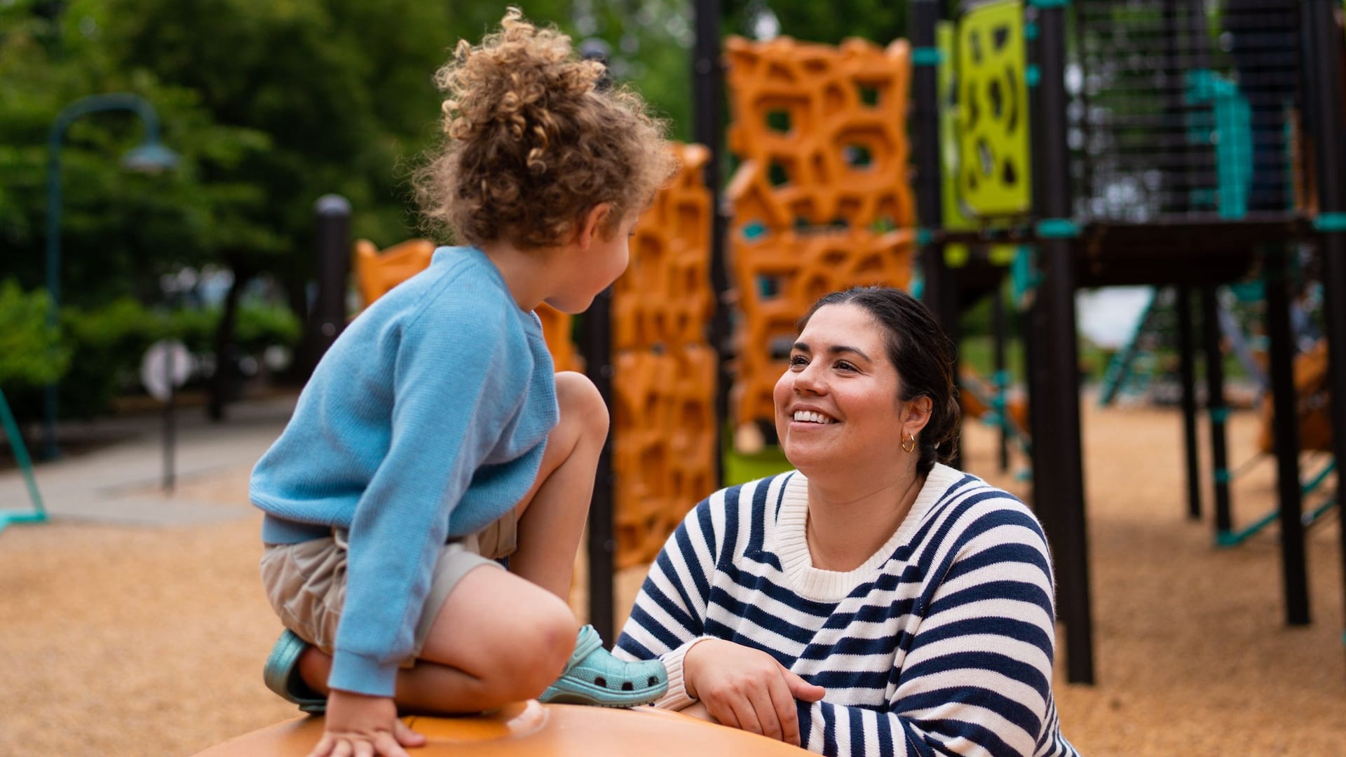 Hyatt Regency Lake Washington at Seattle's Southport Child And Parent At The Park