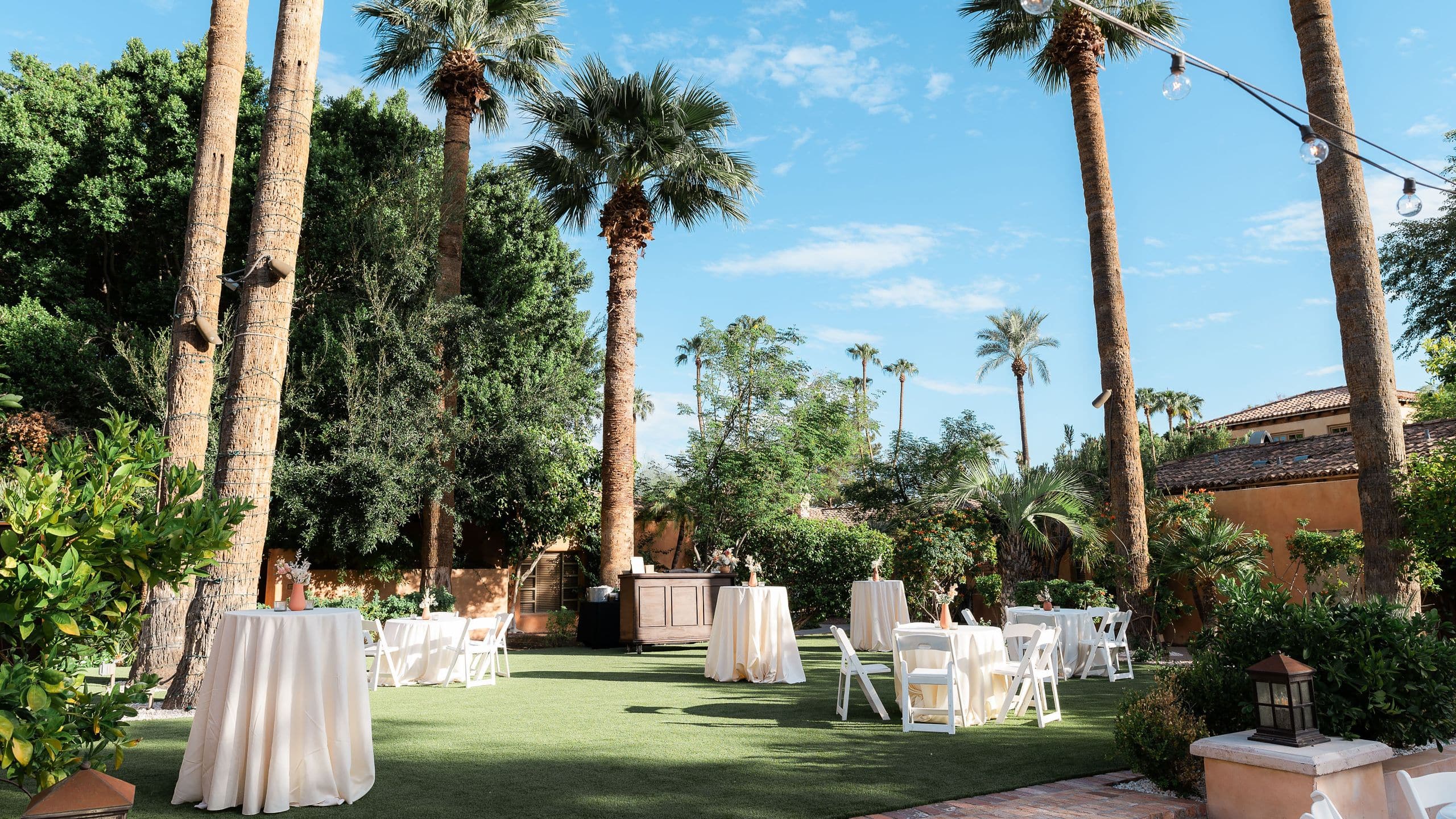 Royal Palms Resort and Spa Phxub Alegria Lawn Cocktail Hour