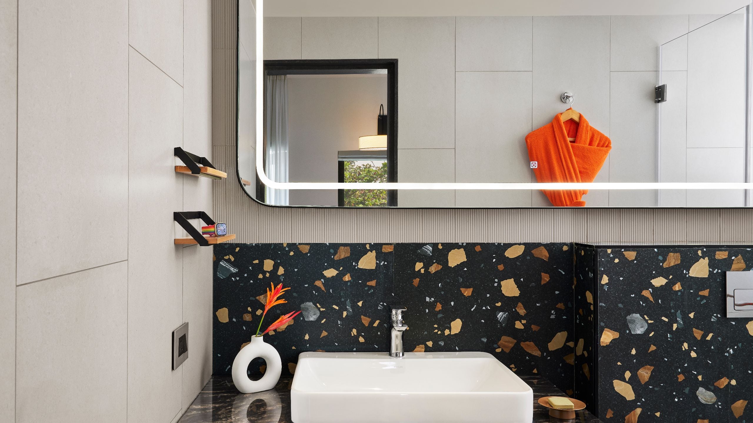 Ronil Goa Bathroom Room Suite