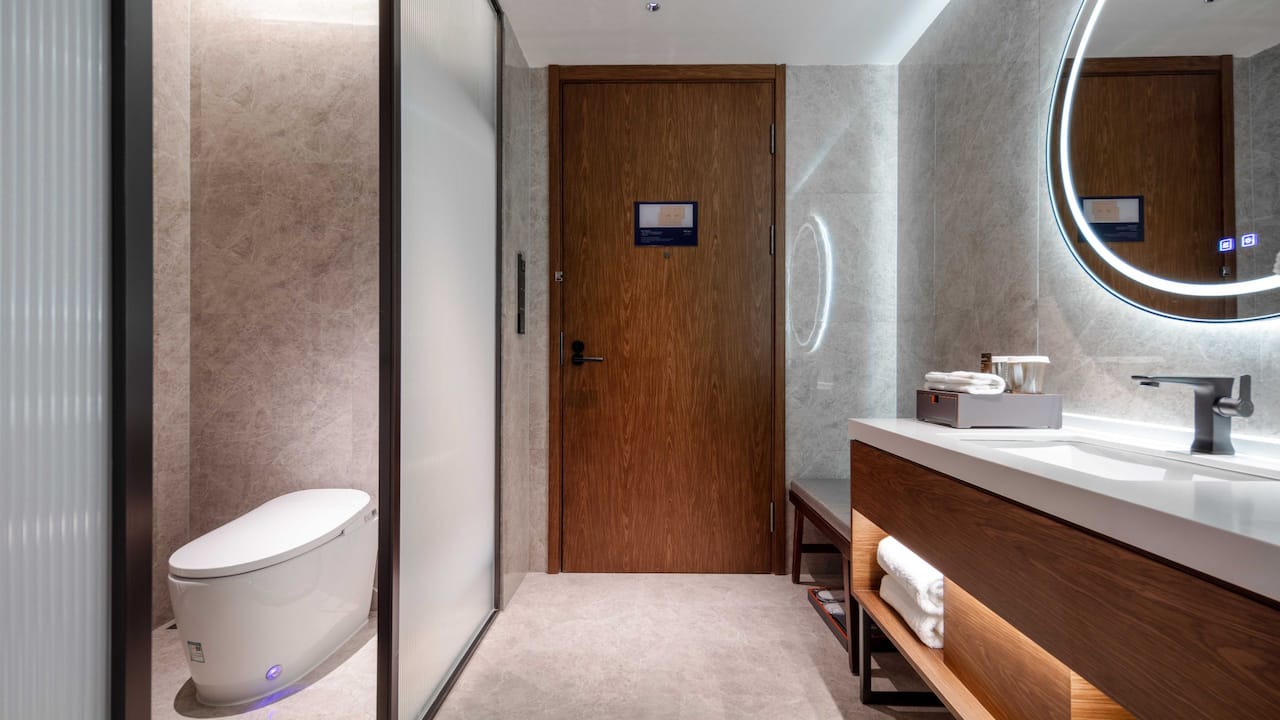 King Bathroom