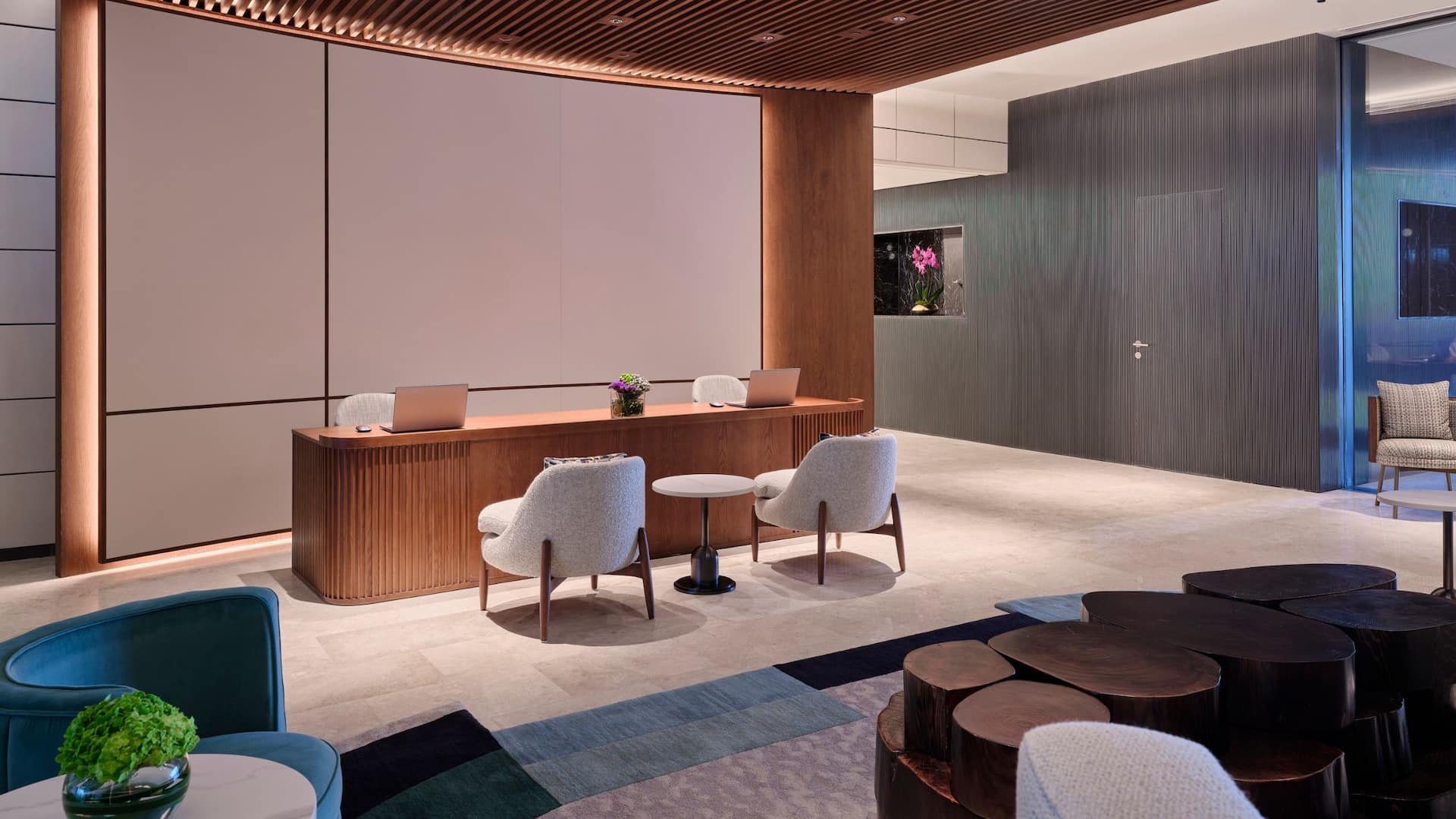 Grand Hyatt Kuwait Residences Lobby Reception Desk