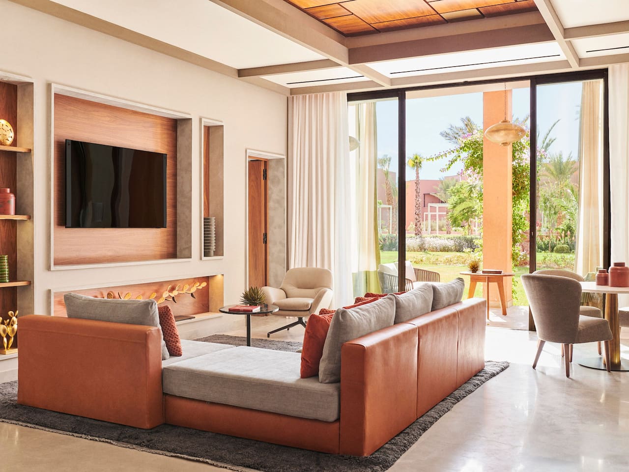 Park Suite King Deluxe Room Living