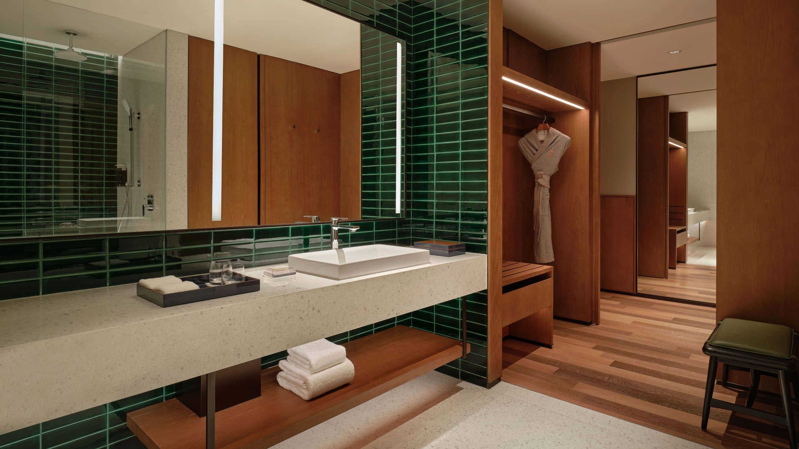 2 из 3 Hyatt Centric Gaoxin Xi’an Deluxe King Twin Bathroom