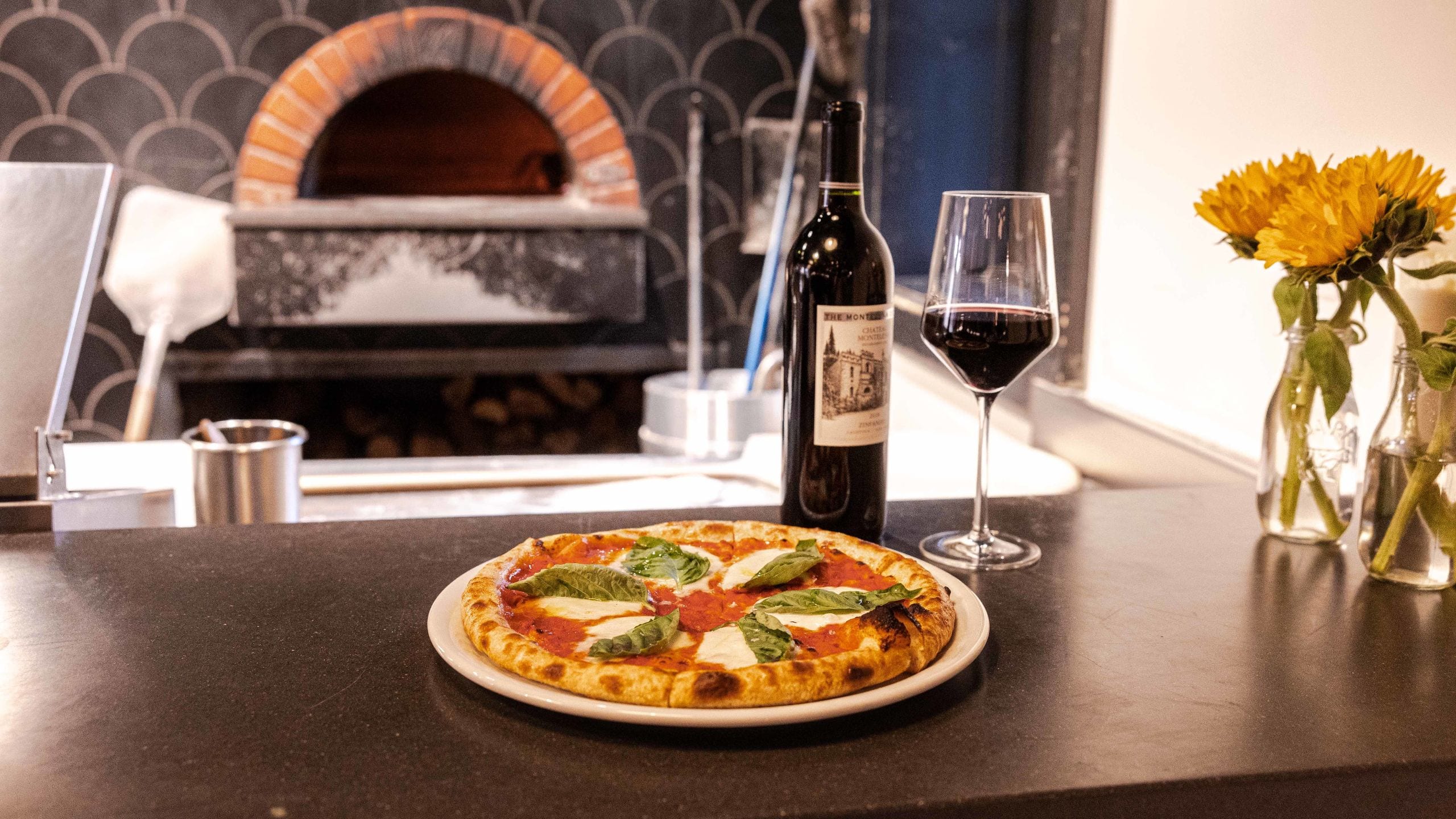 Calistoga Motor Lodge & Spa Fleetwood Restaurant Wood Fired Pizza