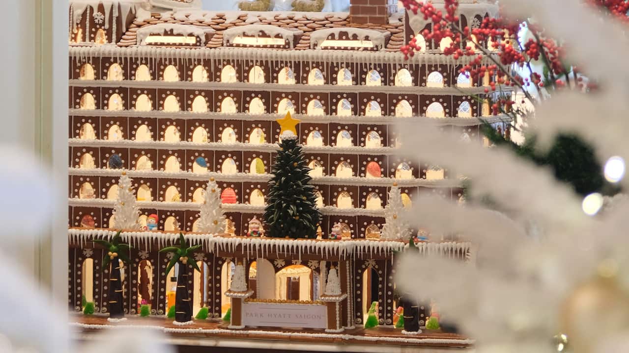 Festive Gingerbread House at Park Lounge