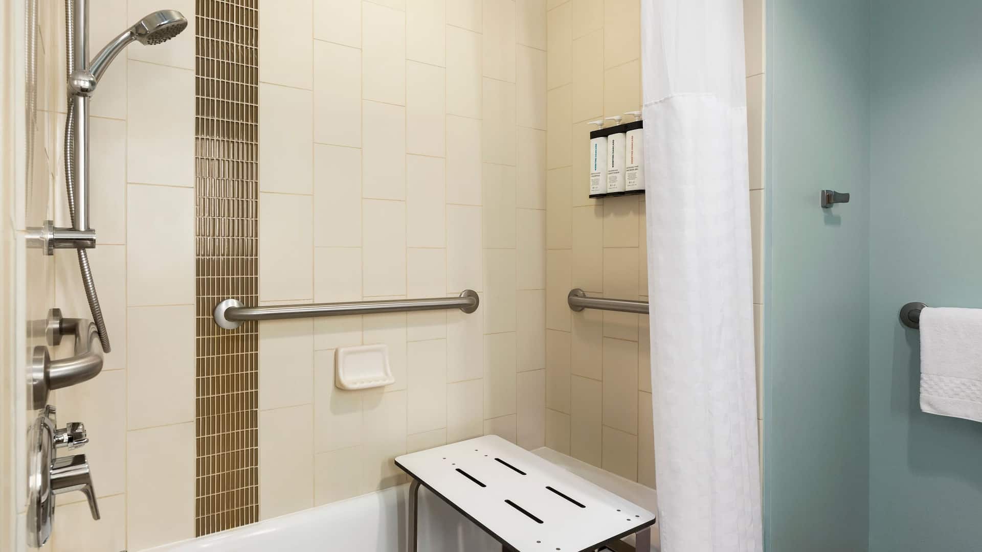 第 3，共 3 Hyatt Place Columbia/Downtown/The Vista Accessible Bathroom Bathtub