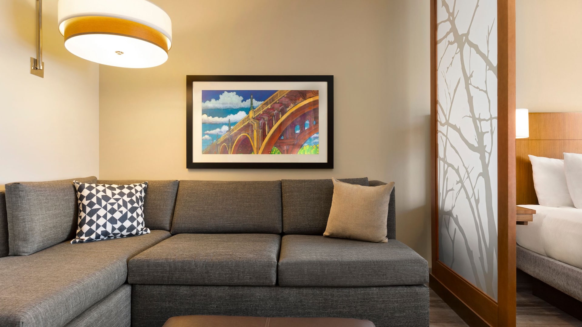 Hyatt Place Columbia/Downtown/The Vista King Bed Standard Couch