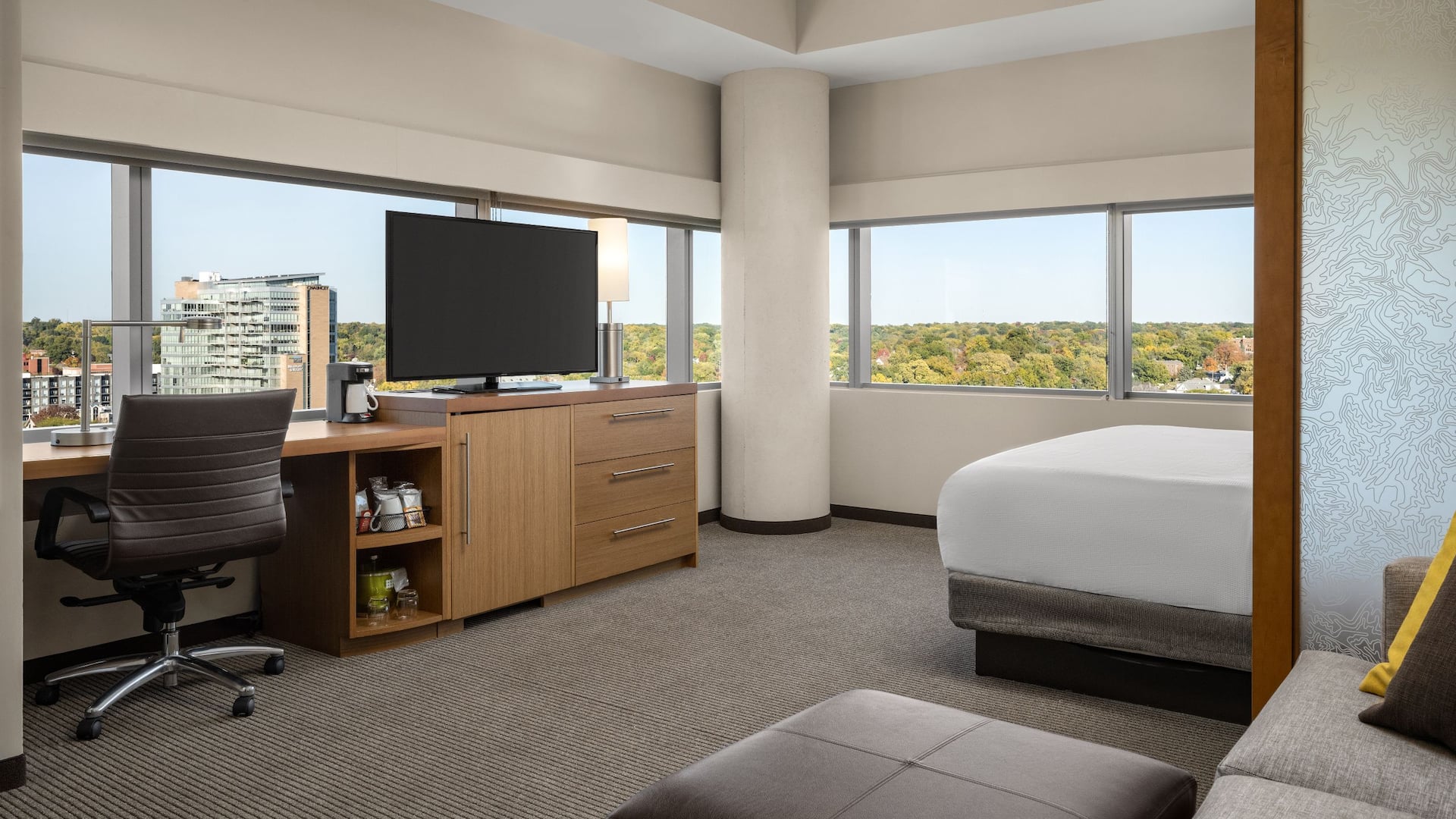 Hyatt Place Iowa City Downtown City View King Bed Tv