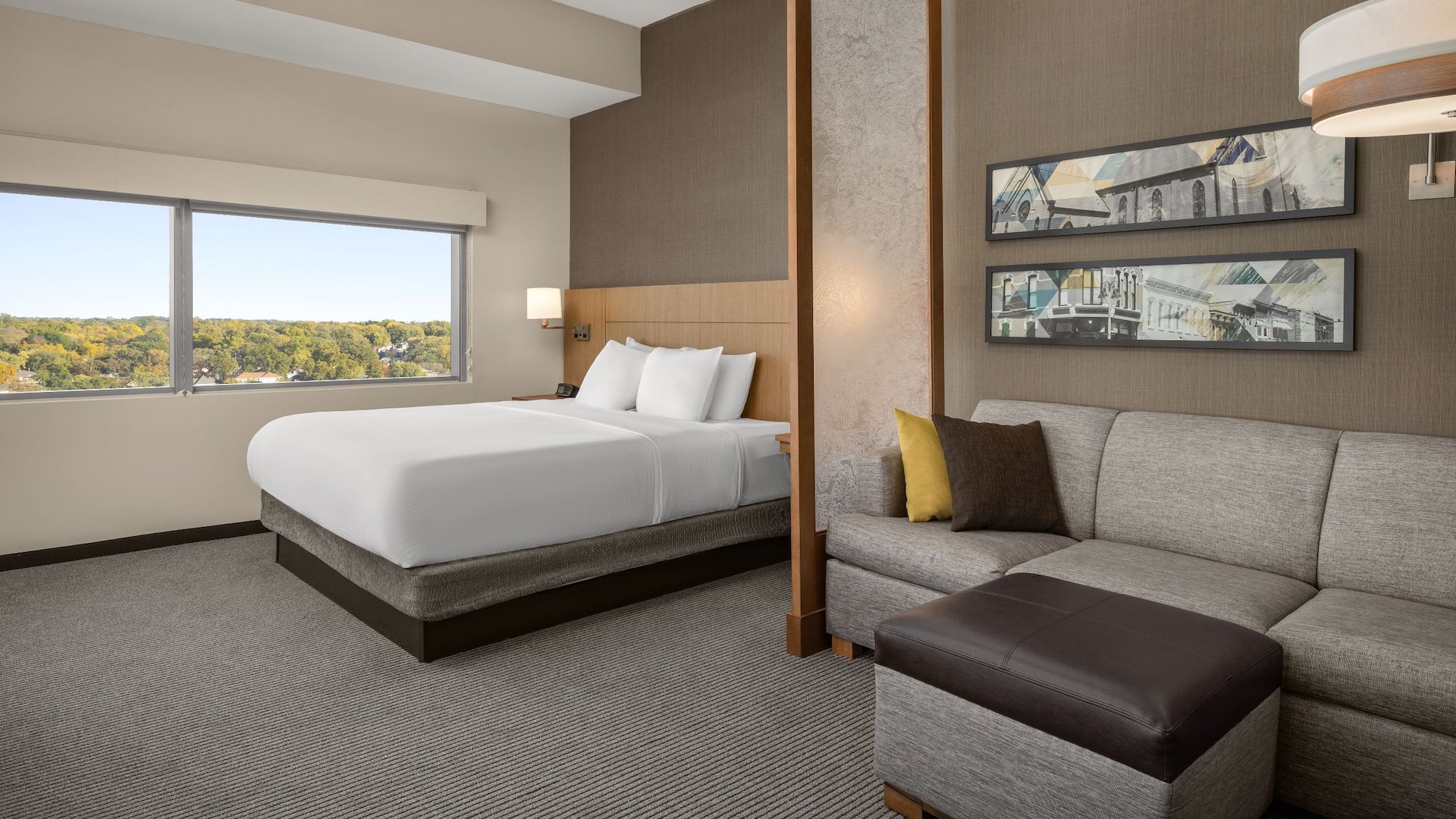 Hyatt Place Iowa City Downtown King Room Sofa And Foot Rest