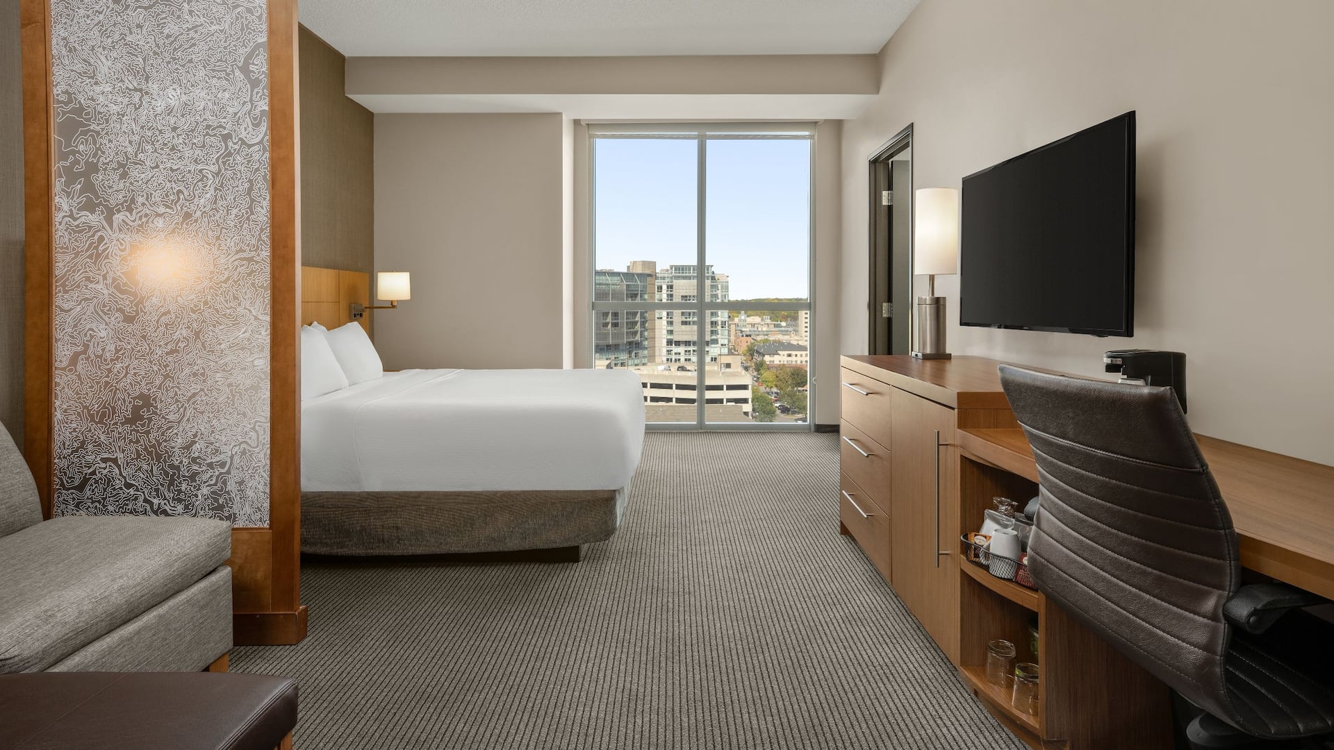Hyatt Place Iowa City Downtown King Room With Sofa Desk And Tv