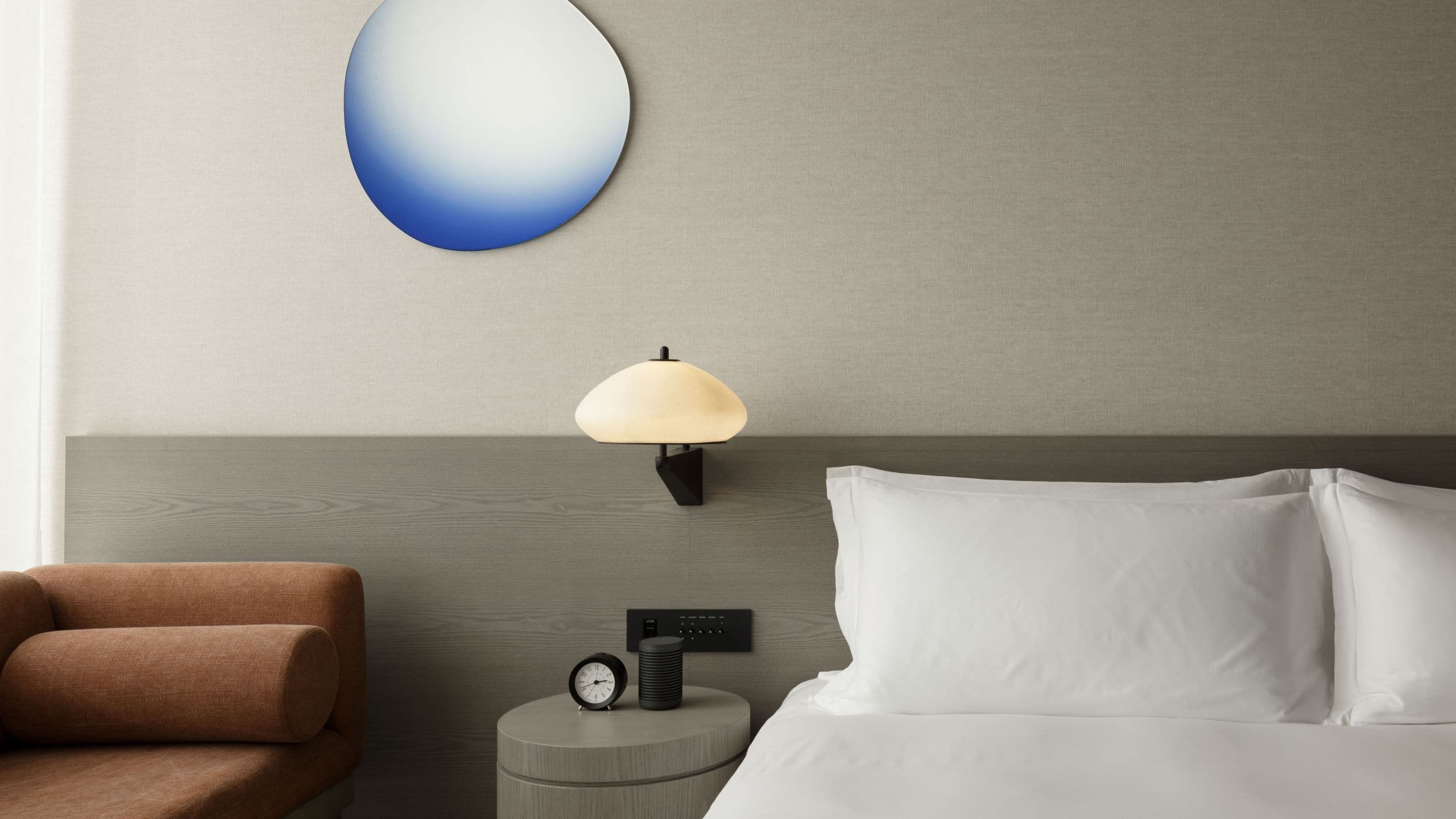 Hotel Toranomon Hills King Bed With City View Bed Detail