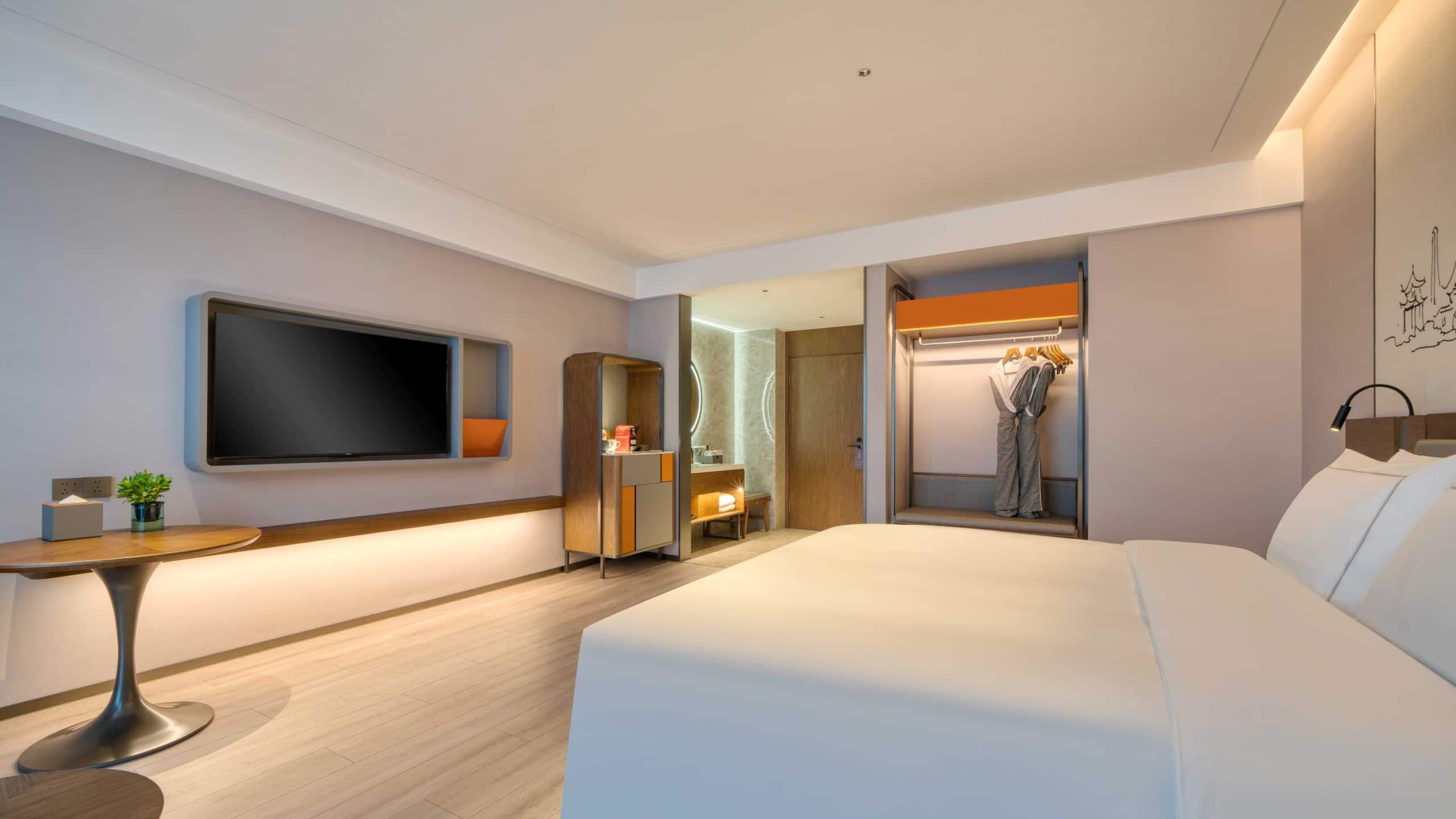 2 of 6 UrCove Hangzhou North Grand Canal Business Deluxe King Guestroom Table