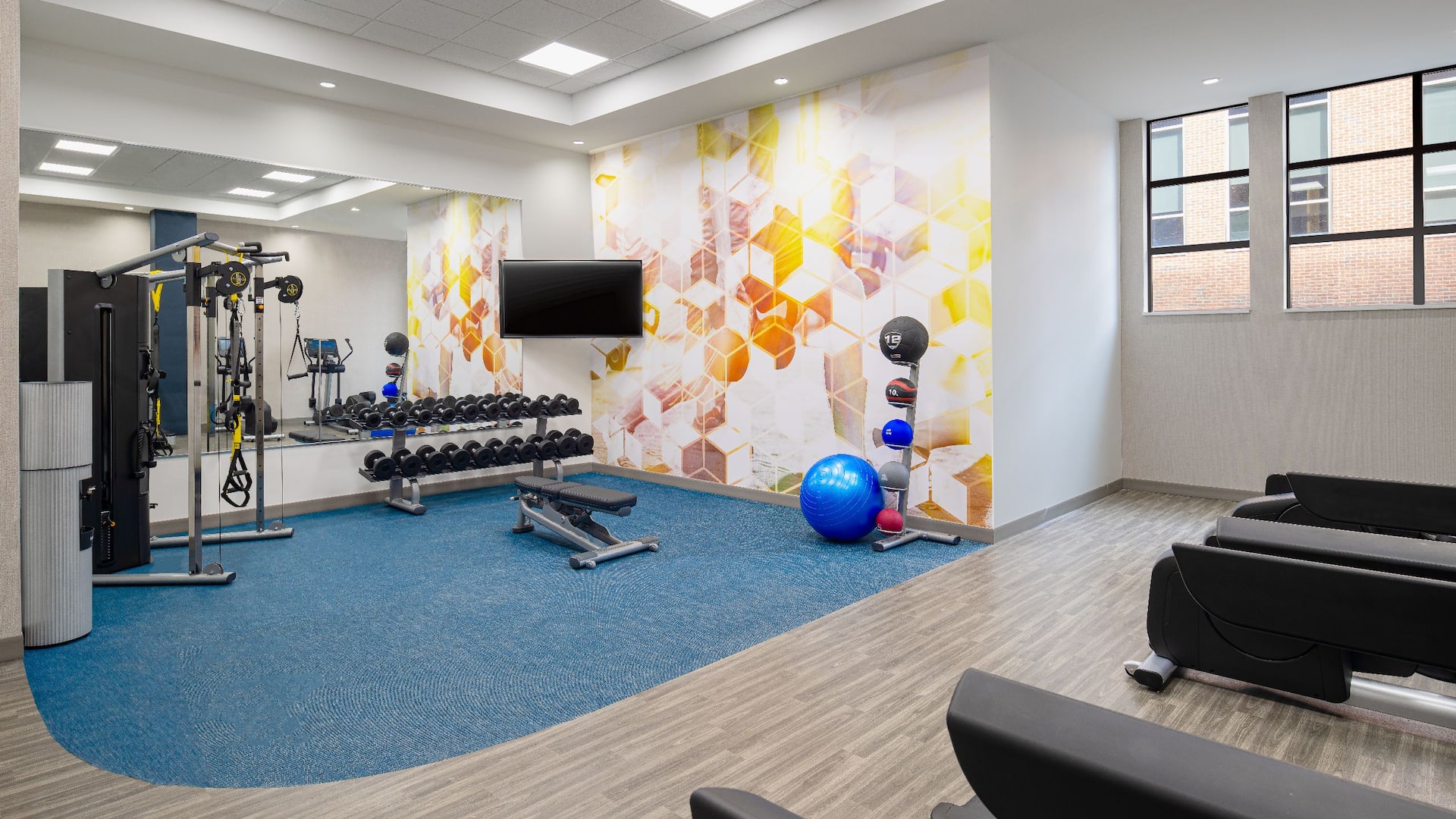 Hyatt Place Nashville / Green Hills Fitness Center Weights
