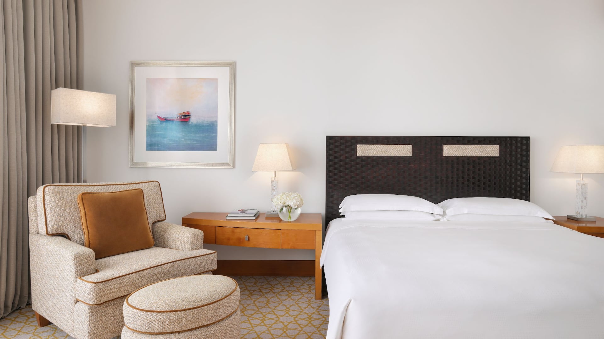 Grand Hyatt Doha Hotel & Villas Grand Room King Side