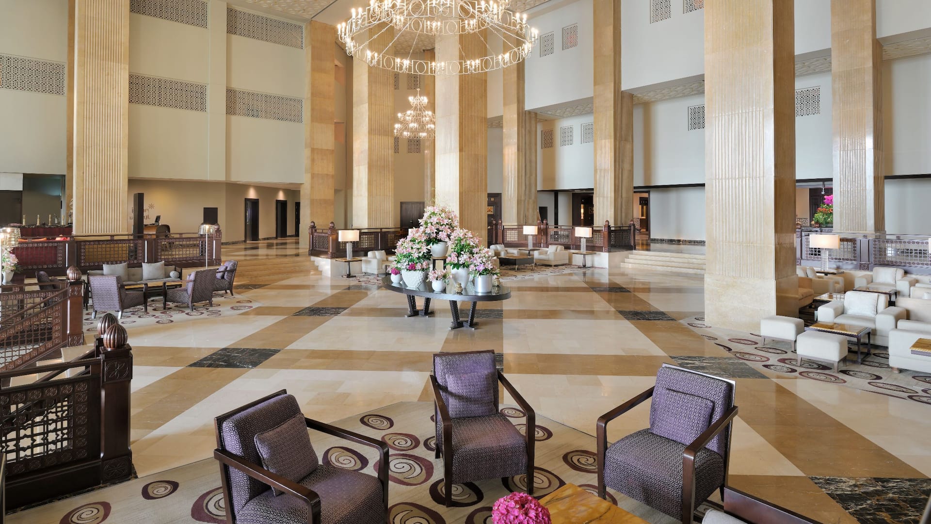 Grand Hyatt Doha Hotel & Villas Lobby Landscape