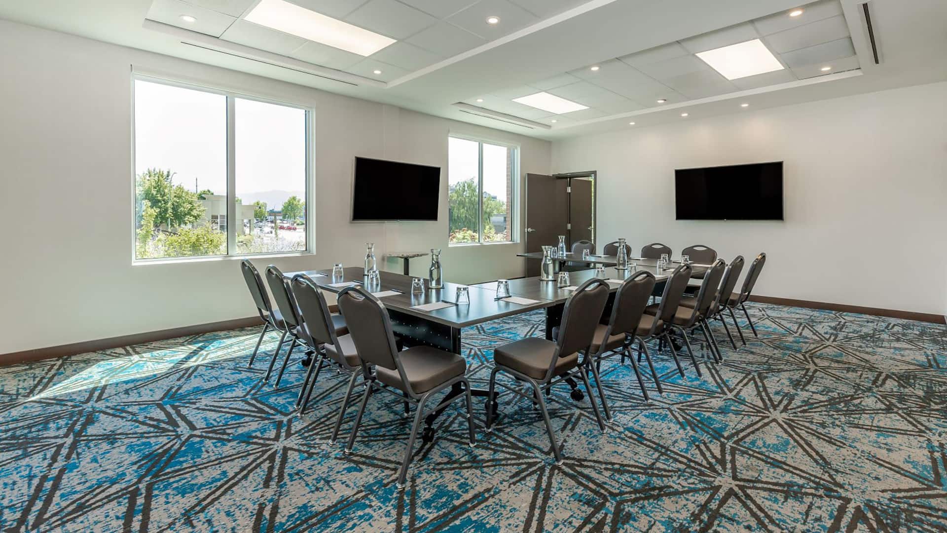 Hyatt Place Kelowna Okanagan U-shape Back View