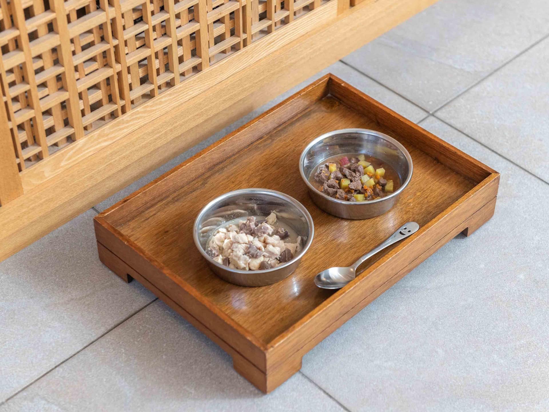 Hyatt Regency Hakone Resort and Spa Dog Friendly Guestroom Dog Room Service