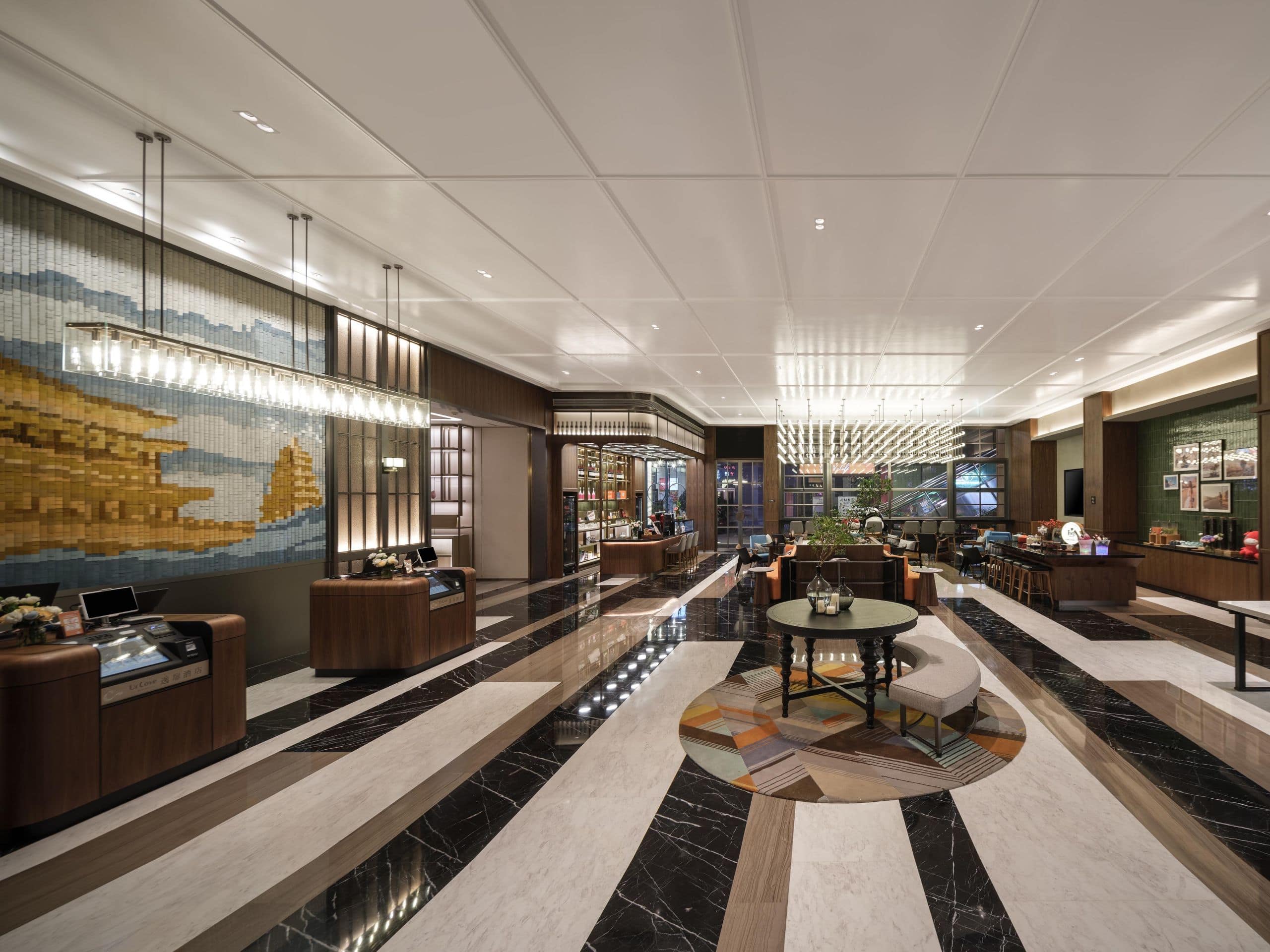 西安高新六路万象汇逸扉酒店