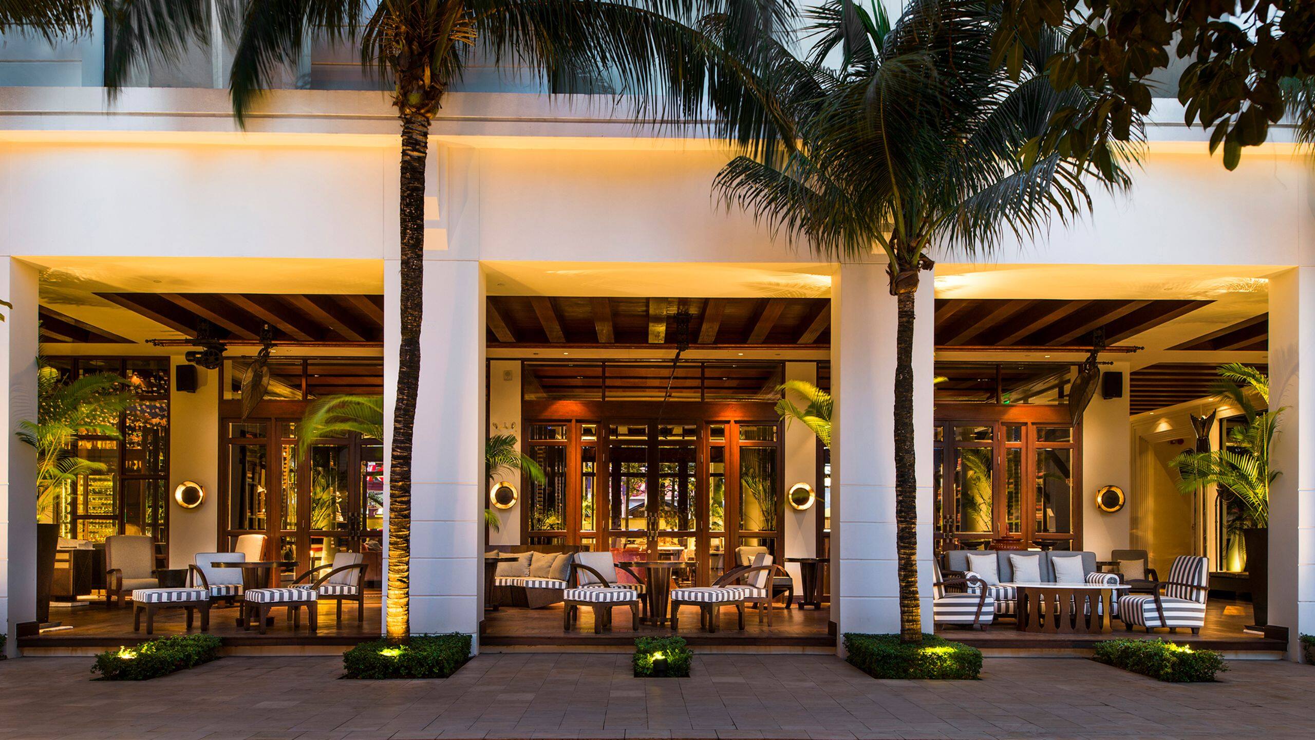 Park Hyatt Siem Reap Sunset Colonnade