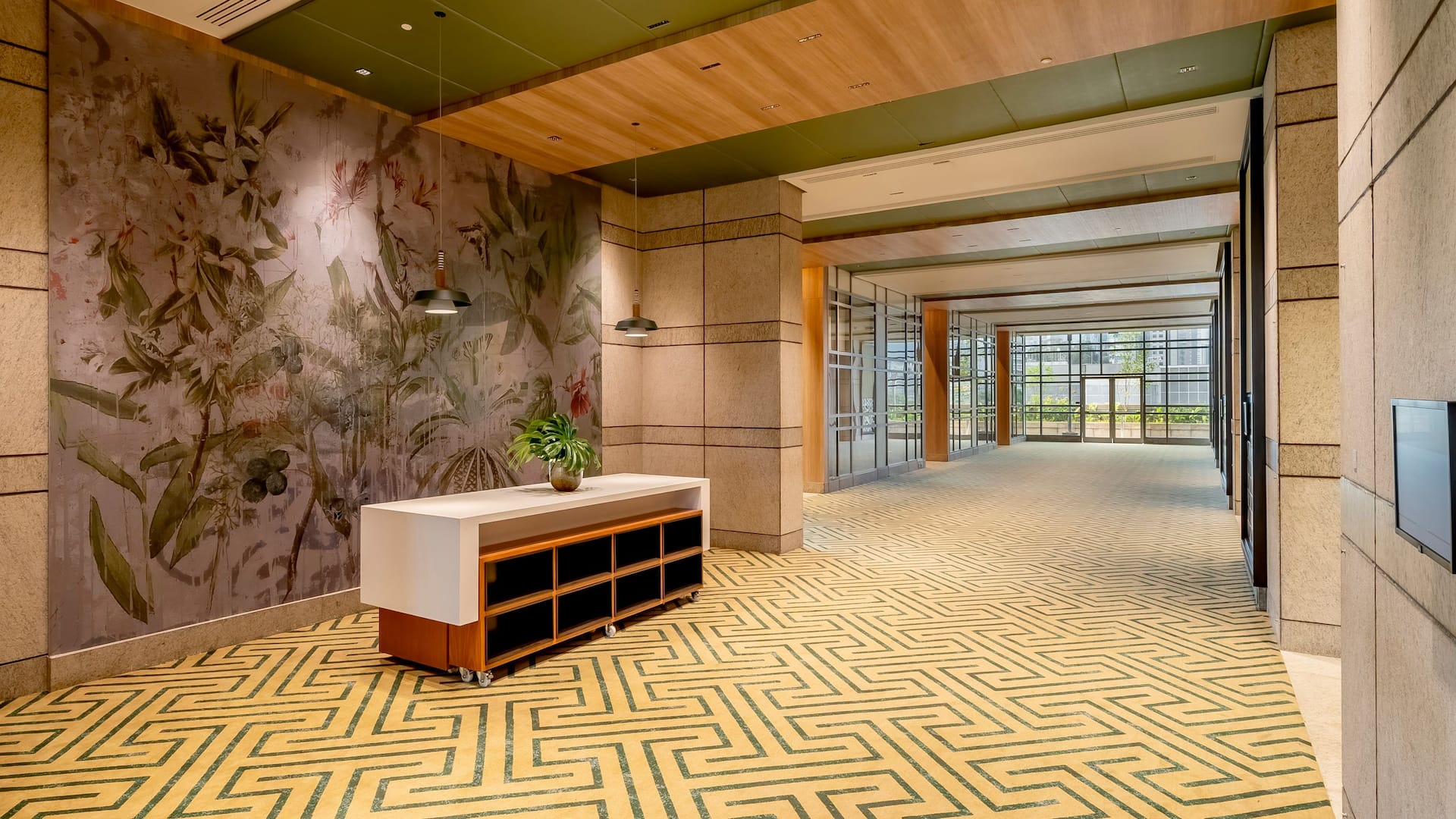 2 of 8 Grand Hyatt São Paulo Vanguard Foyer Side