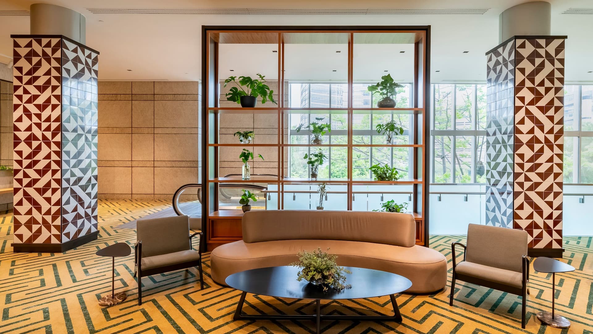 4 of 8 Grand Hyatt São Paulo Vanguard Foyer Window