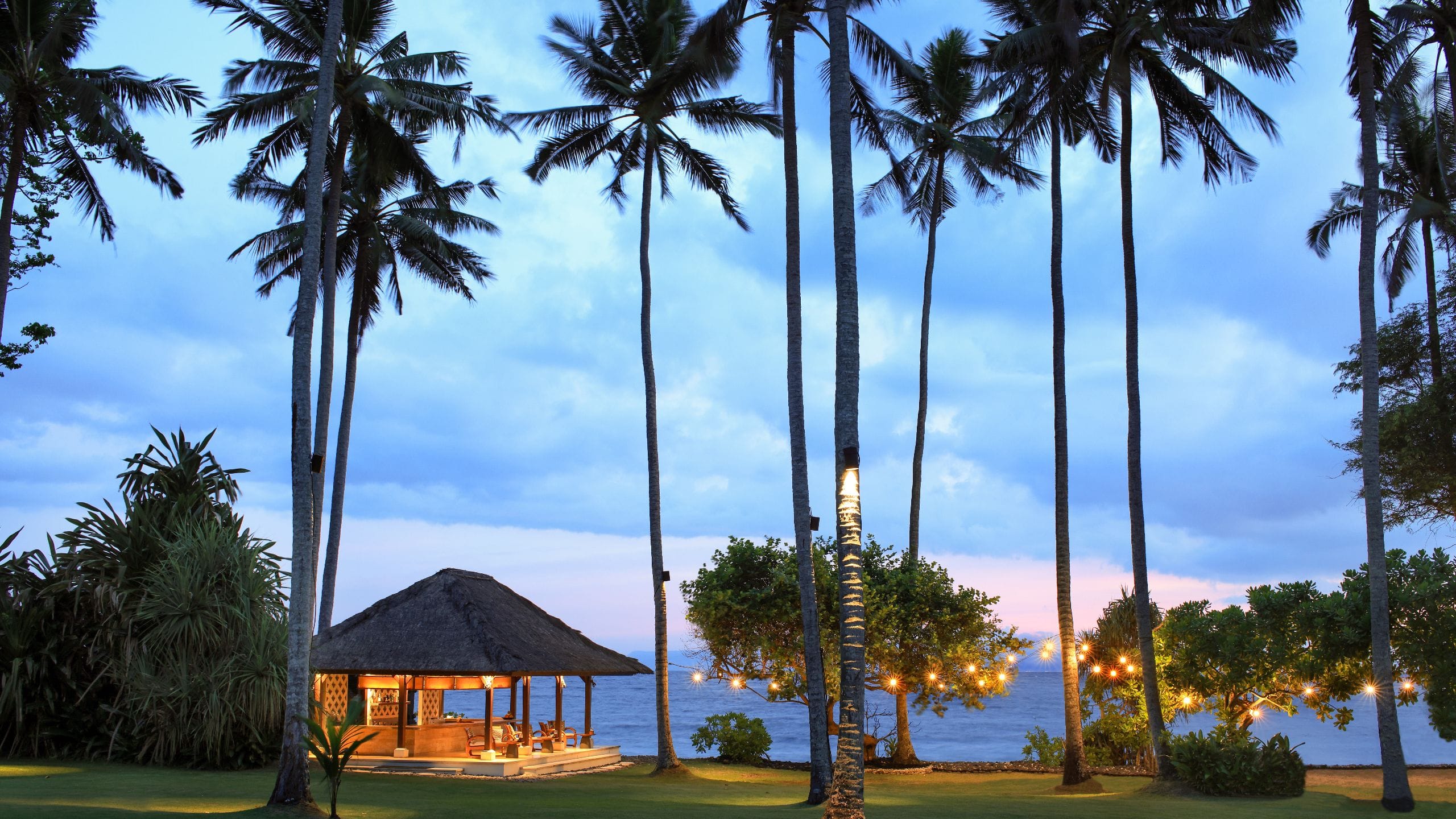Alila Manggis Ocean Bar Shoot Zoom Out