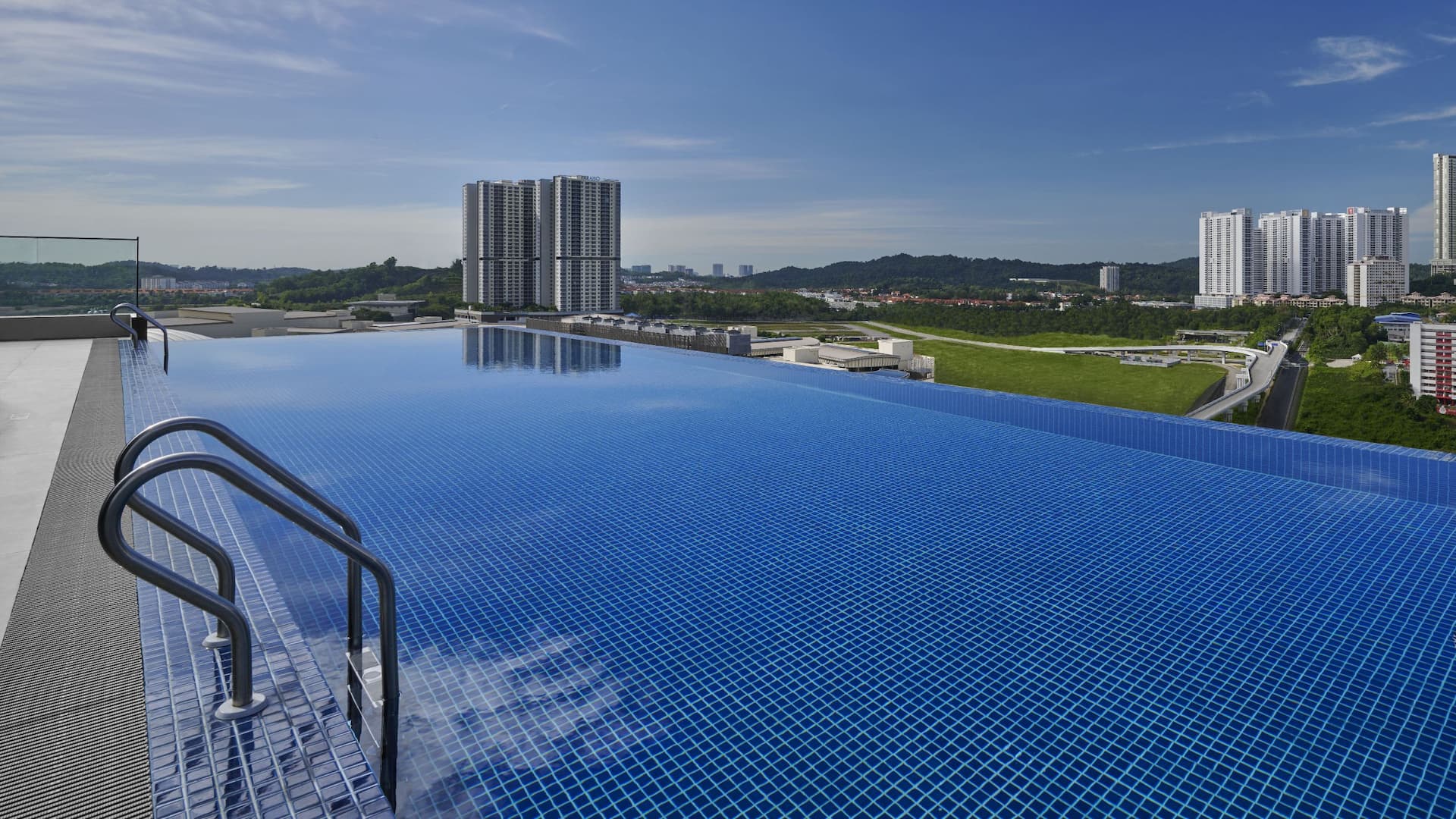 Hyatt Place Kuala Lumpur Bukit Jalil Pool Day