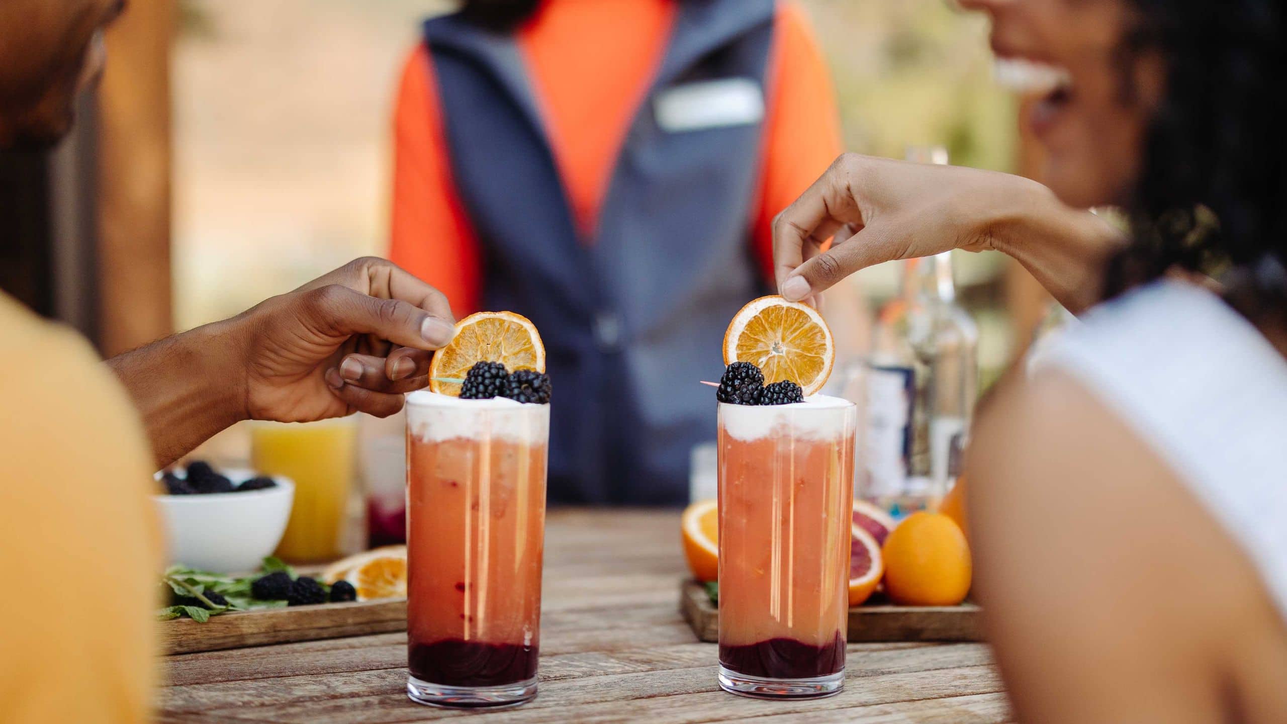 Hyatt Vacation Club at Piñon Pointe Couple Enjoying Cocktails
